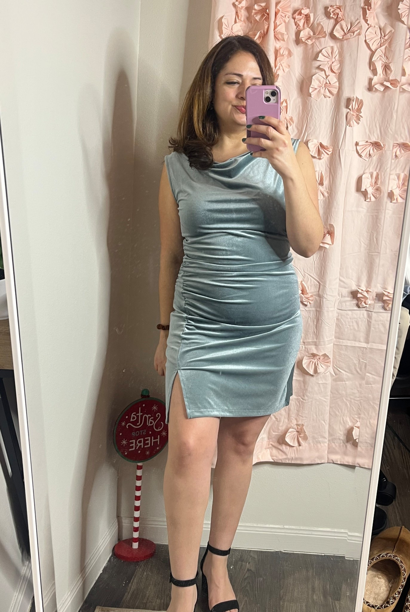 Ok guys this dress is so pretty and a great price the quality is amazing wearing a size medium 

$10!!


#LTKSaleAlert #LTKHoliday #LTKPetite