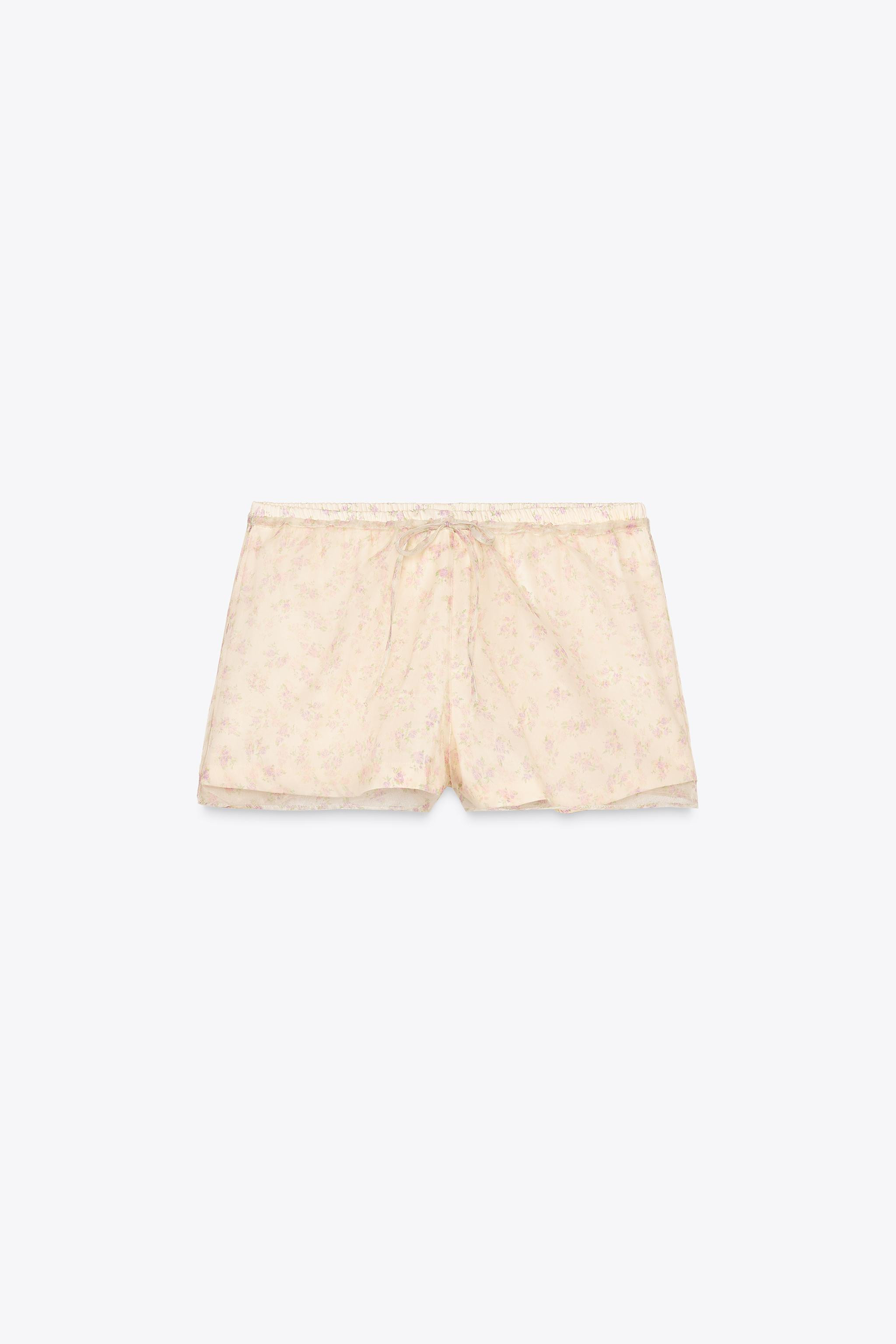 Mid-rise shorts with adjustable drawstring elastic waistband. Tonal overlay fabric. | Zara US