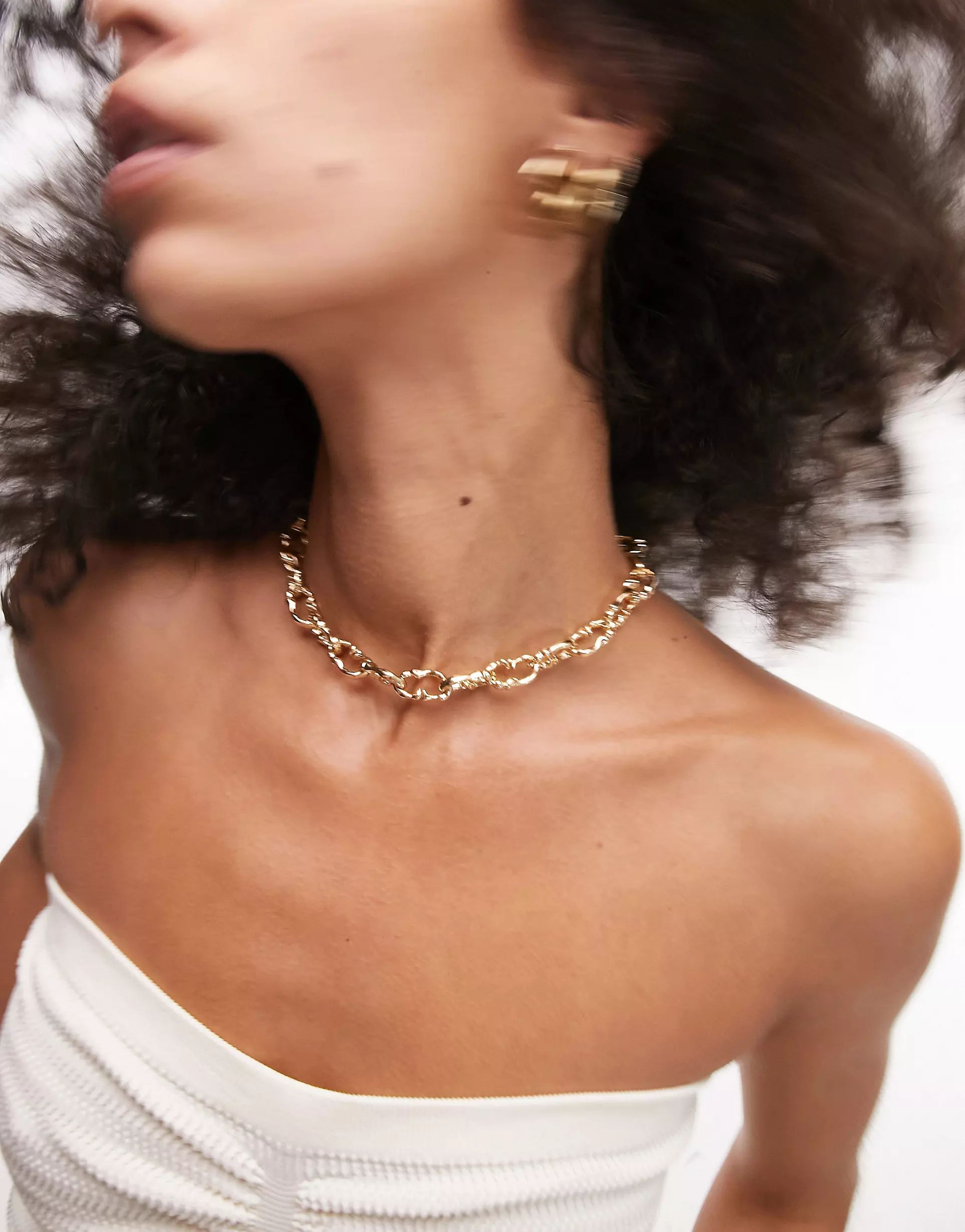 Topshop Bordeaux textured chain necklace in gold | ASOS (Global)