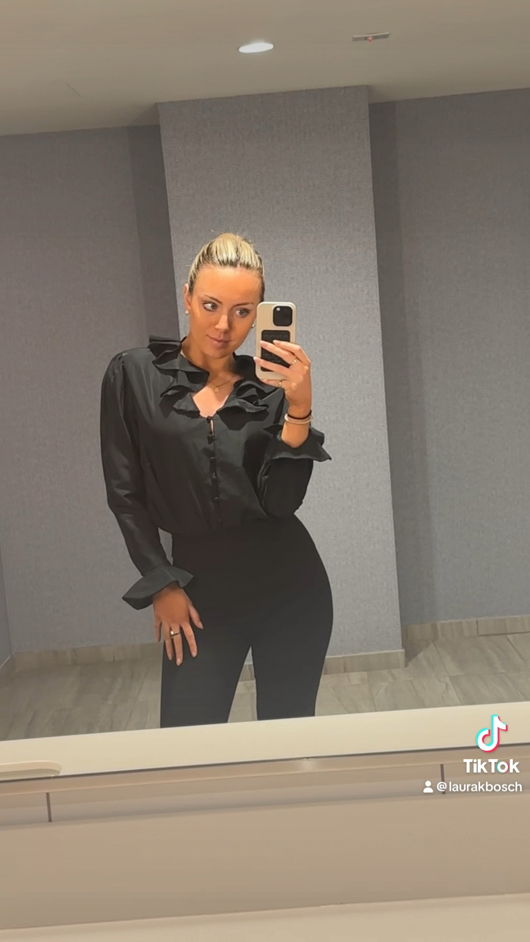 Monday work lots 

#LTKWorkwear #LTKVideo #LTKStyleTip