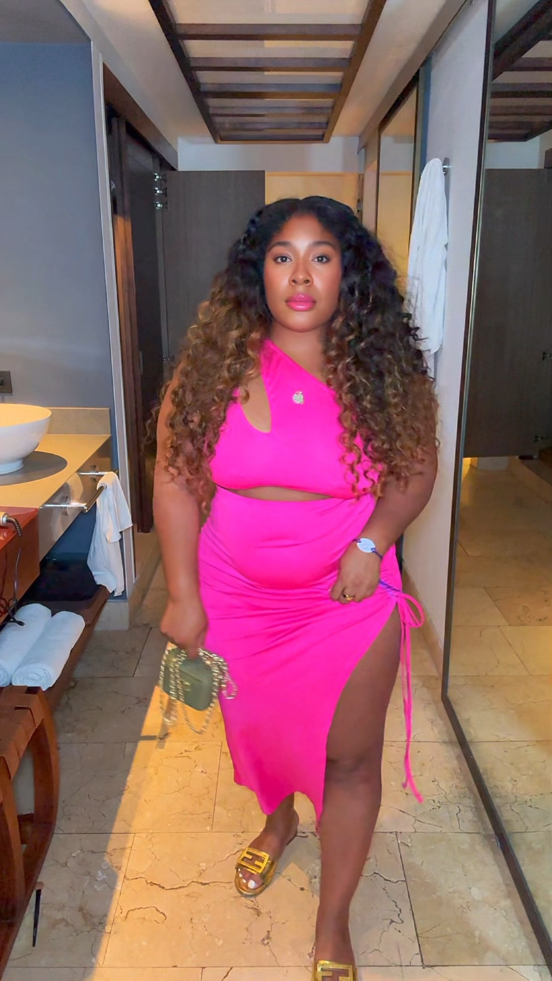 I'm wearing a size large 

#LTKTravel #LTKMidsize