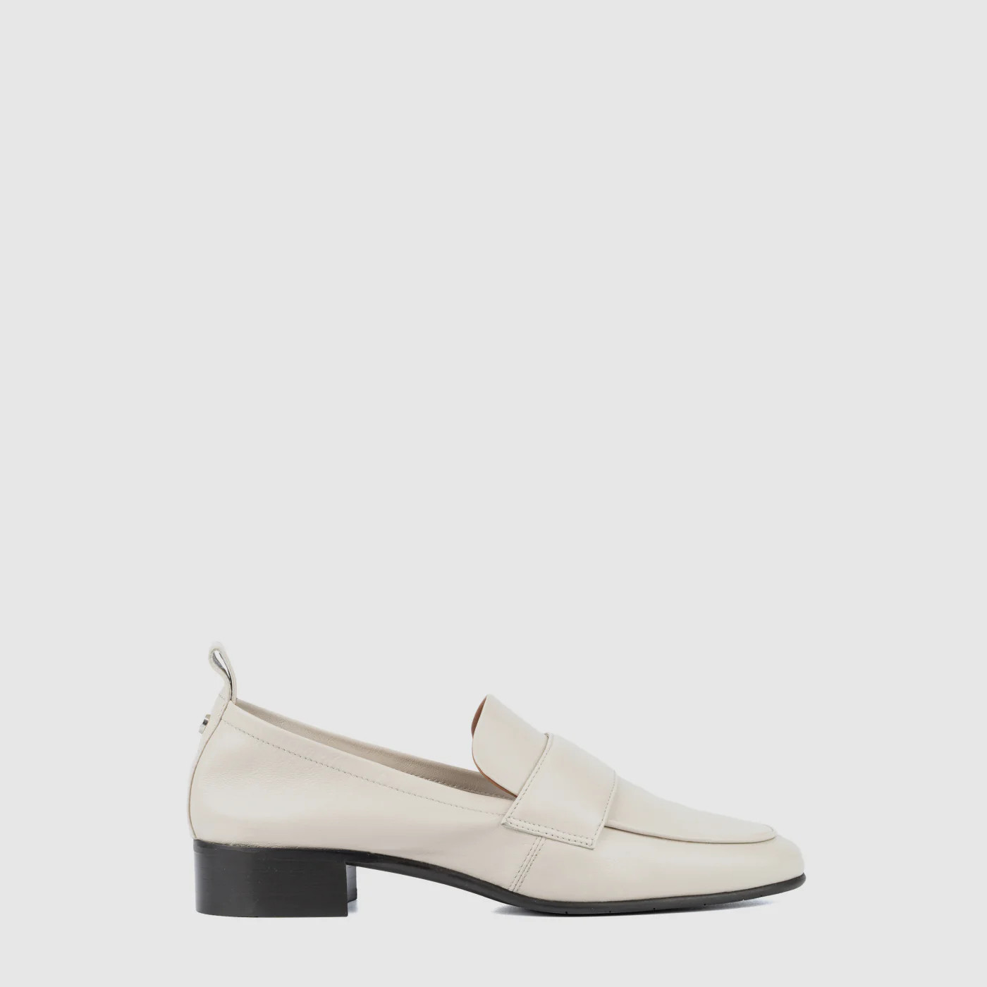 WOMEN'S SHIVANI LOAFERS IN IVORY | Aquatalia®