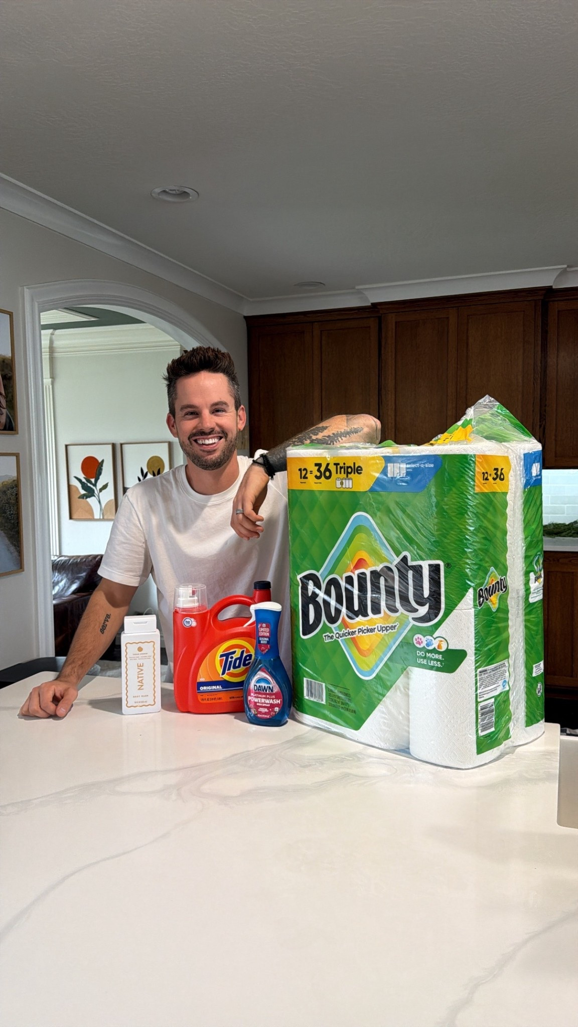 #ad Here are my families daily essentials from @target that help us go from hosting 50 people to decorating  for Christmas, and keeping it clean all the while. #TargetPartner #targetstyle #myeverythingand @Shop.LTK #liketkit https://liketk.it/5GYAc https://liketk.it/5GYRg