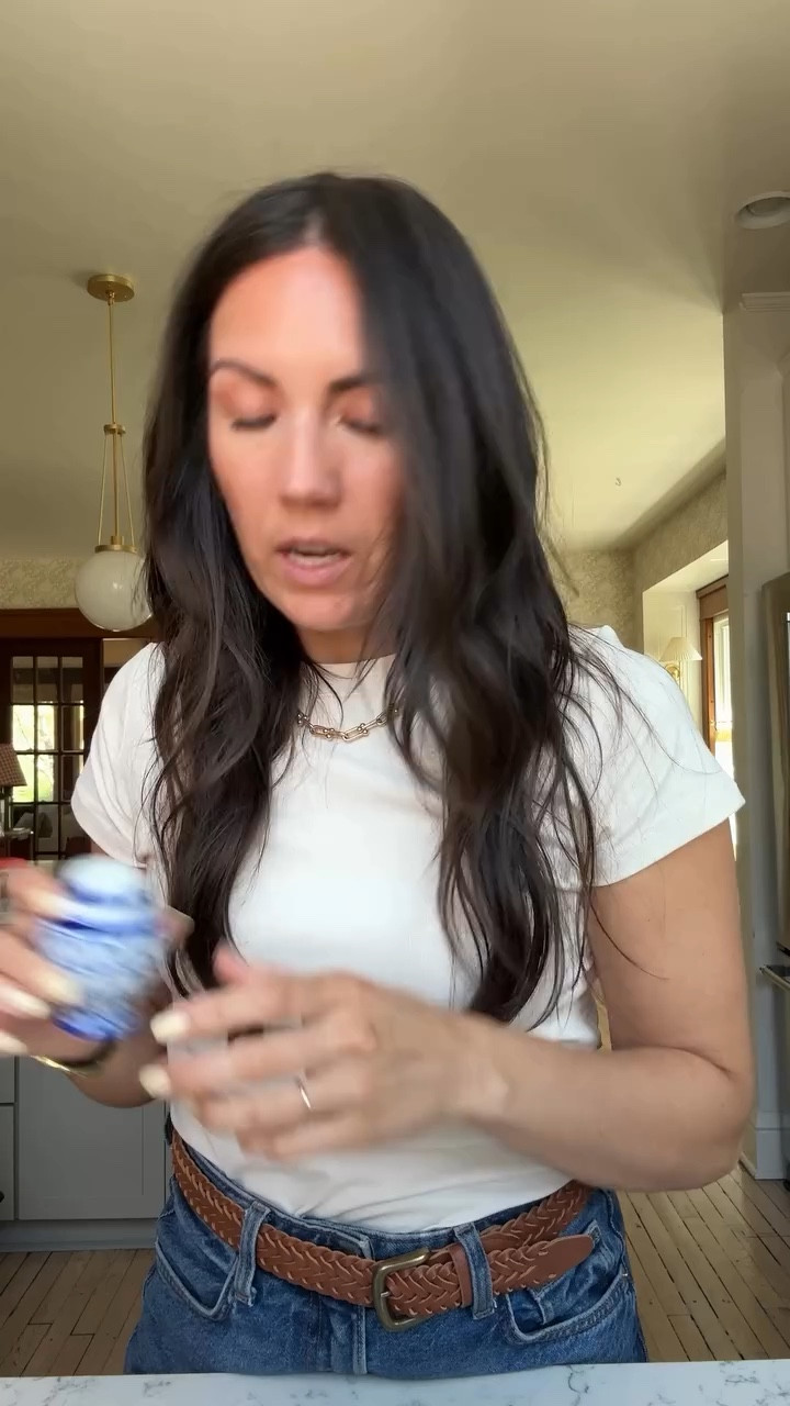 Day 10 of Whole30 and while parts of this have been hard, adjusting to a new routine, meal planning, making separate meals for my kids, skipping restaurants, etc. 😅…it has also been incredibly eye-opening. ✨

More than anything, I’ve realized exactly where my cravings live: a sweet drink or treat 🍫🥤 and a few salty snacks 🥨. It’s been surprisingly hard not to reach for those things. Dang habits! 🤪

Days 7-8 were definitely the hardest for me for some reason. I felt like I could not stay full, was constantly craving sugar and carbs 🍞🍪, and honestly started to feel discouraged because I still had not noticed a real difference in my gut. I was still feeling super bloated. 😩

But then I read that this can actually be really normal when you switch to eating more fiber, fruits, and vegetables 🥦🍎. Your body needs time to adjust, and sometimes that adjustment can temporarily make the bloating worse before it gets better.

But today…I woke up feeling noticeably less bloated, less inflamed, and for the first time I could actually see a visible difference in my stomach. 🙌🏼

So while I still have a ways to go, I’m feeling encouraged to keep going and hopeful that I’ll finally get some answers. 🤍

In the meantime, I’m learning new ways to make my afternoon drink still feel a little indulgent, because apparently that 3pm treat is deeply embedded in my soul. ☕️🤣

-

#whole30journey #whole30life #guthealthjourney #whole30results #healthylifestylejourney