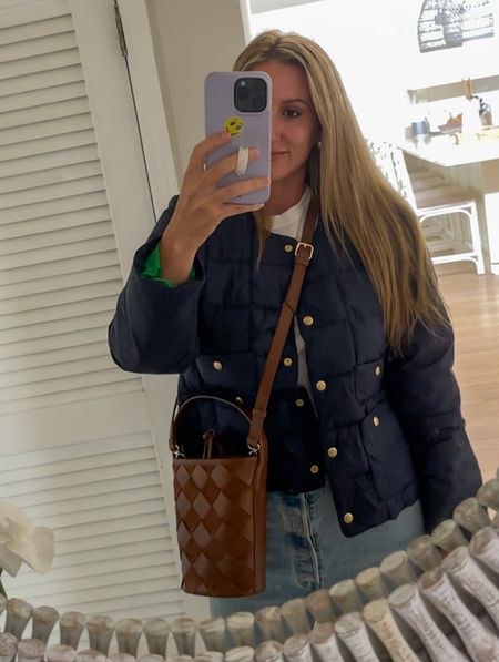 Fall quilted jacket and brown leather and suede bucket bag 

Fall style, fall bag, j.crew, casual outfit 