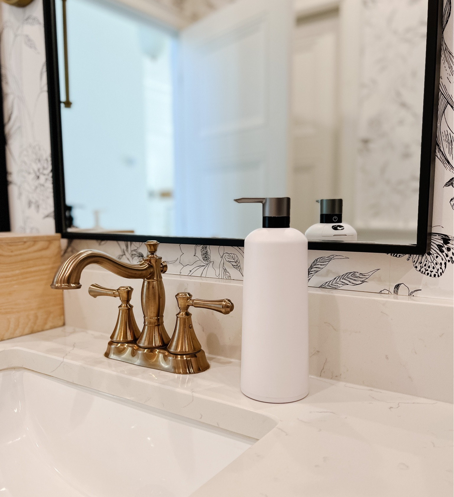 Looking to elevate your home in a simple way? Check out this Touchless Foaming Soap Pump! Comes in white & stainless steel! A great hack for a clean looking bathroom or kitchen! Grab yours now! 

#LTKunder50 #LTKhome