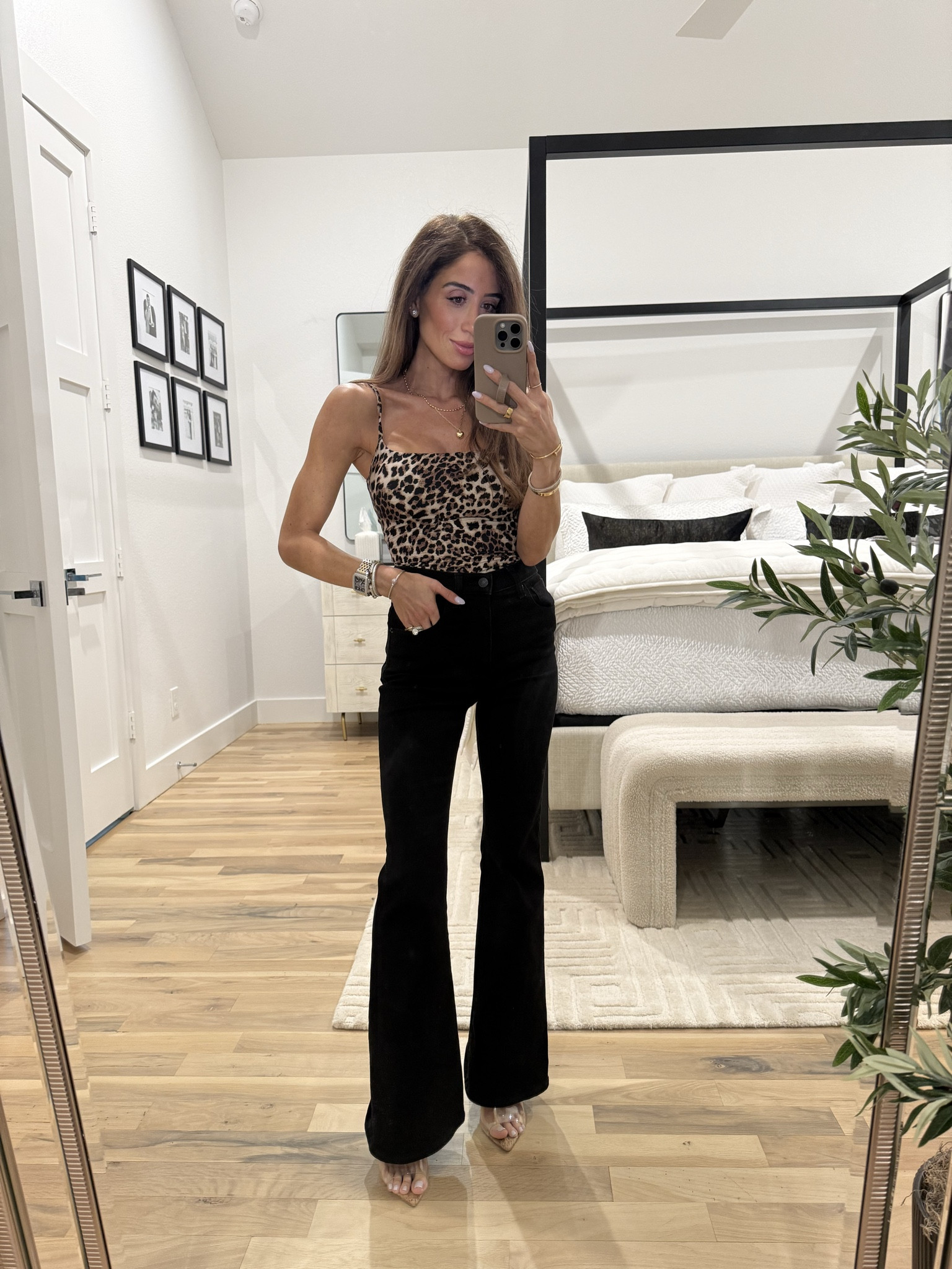 Date night Valentine’s Day outfit 

#LTKValentine #LTKSaleAlert #LTKPetite