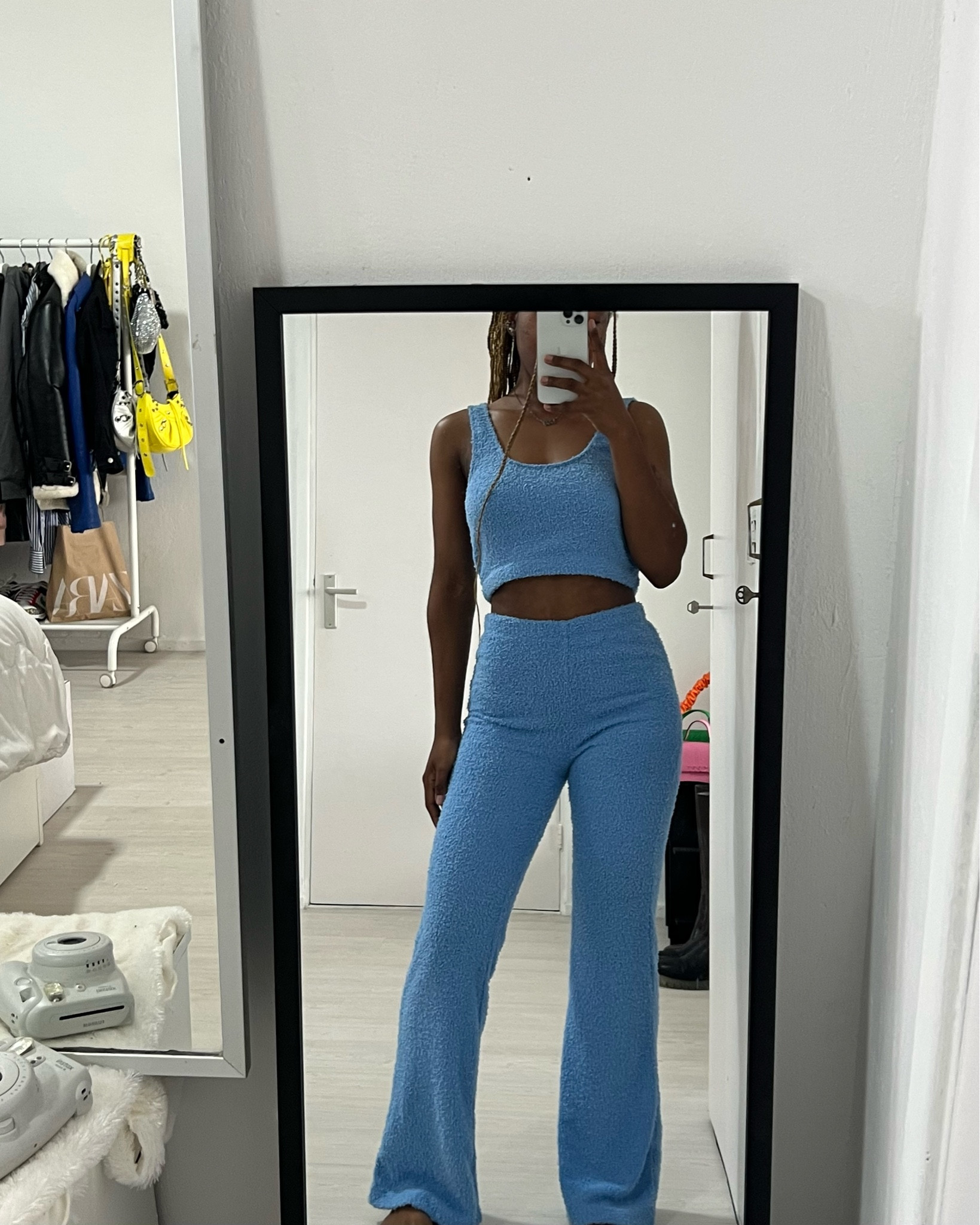 Comfortable H&M furry teddy two-piece set. The perfect petite-friendly fall set. Available in this beautiful light blue color, and dark grey. At-home comfortable clothing inspiration. Flaired teddy legging pants. Cozy fall outfits.
I’m 1.63m, wearing size S top, and XS in the legging.

#LTKeurope #LTKSeasonal #LTKstyletip