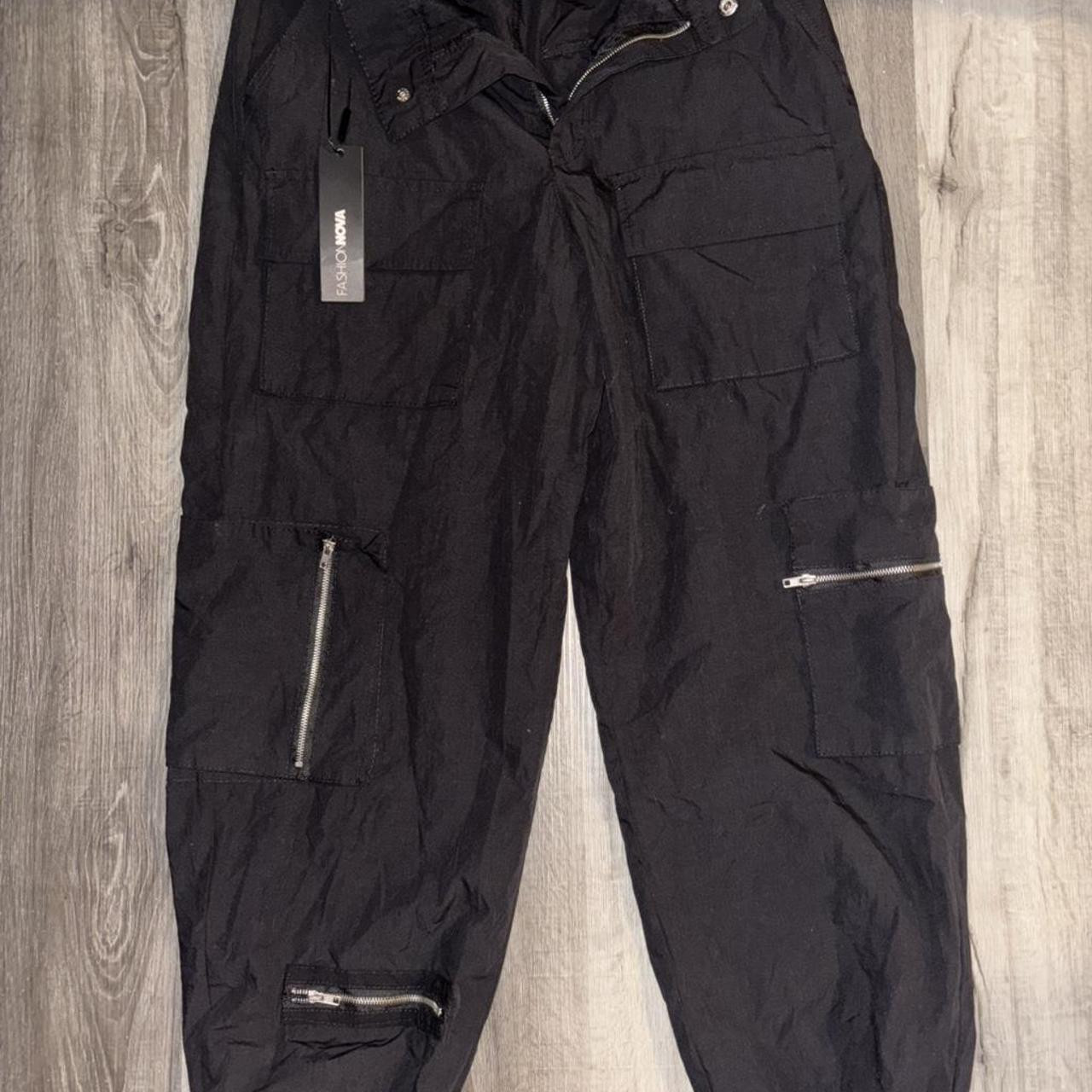 Fashion Nova Women's Cargo Pants - Black - M | Depop US