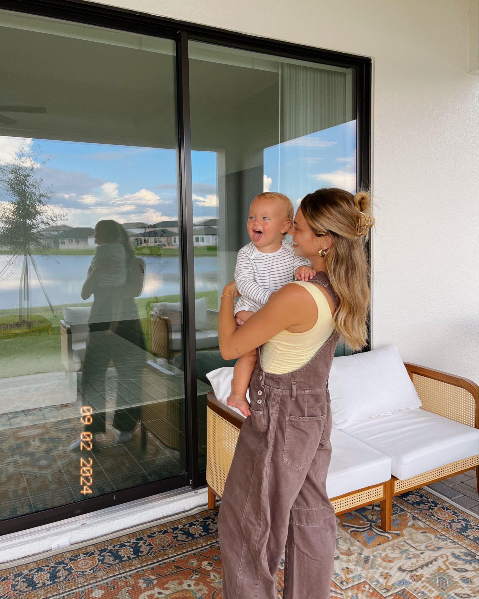 Newest obsession for fall: brown overalls 🤎🍂 Wearing size S!

#LTKCon #LTKNYFW #LTKFallSale