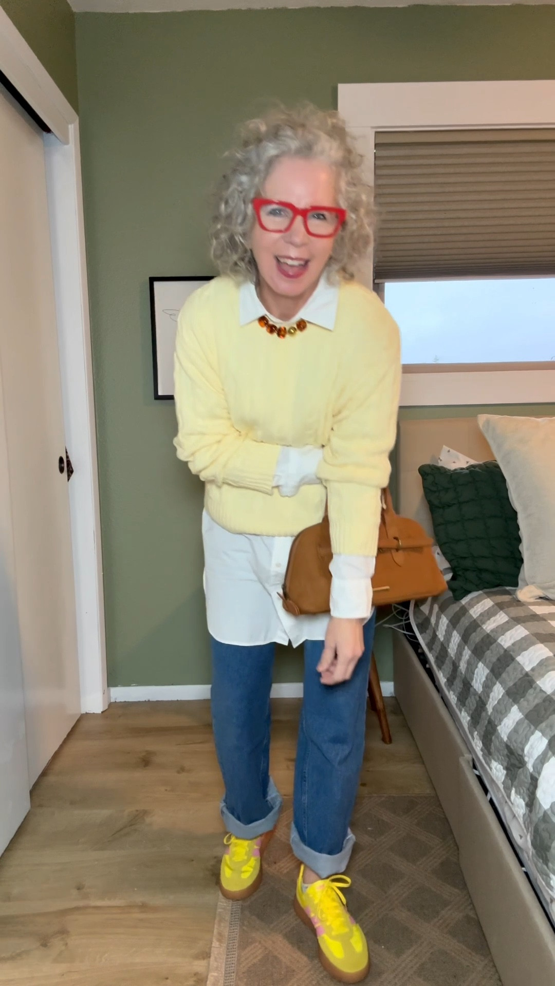 Pinterest inspired OOTD 
Small sweater
tts shoes


#LTKootd