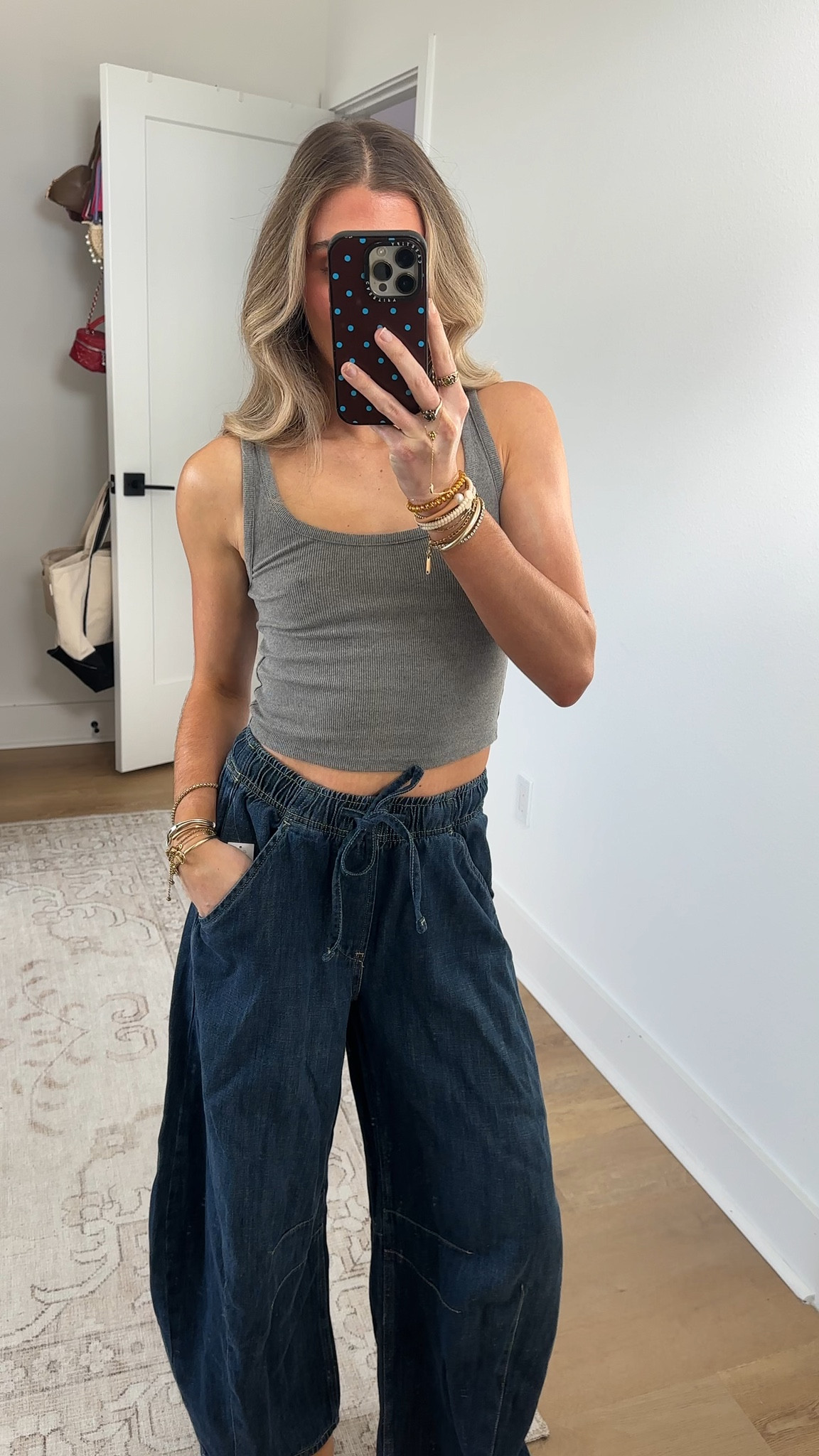 Gap size XS mid rise easy horseshoe jeans. An exaggerated curve. An extra loose leg. ​A barrel fit goes extra wide — and becomes completely new.

Fit: An ankle-length horseshoe jean that's fitted at the waist with an exaggerated curved leg and tapered ankle.
Fabric: 95% Cotton, 5% Recycled Cotton.
Stretch: No Stretch Jeans. Authentic denim that gets better with every wear. Made to wear all day & break in over time.
Rise: Mid Rise Jeans.
Look: A horseshoe jean in a dark indigo wash.
Details: Elasticized waist with drawcords, four-pocket styling & seams at sides.


#LTKgrwm #LTKSaleAlert #LTKootd