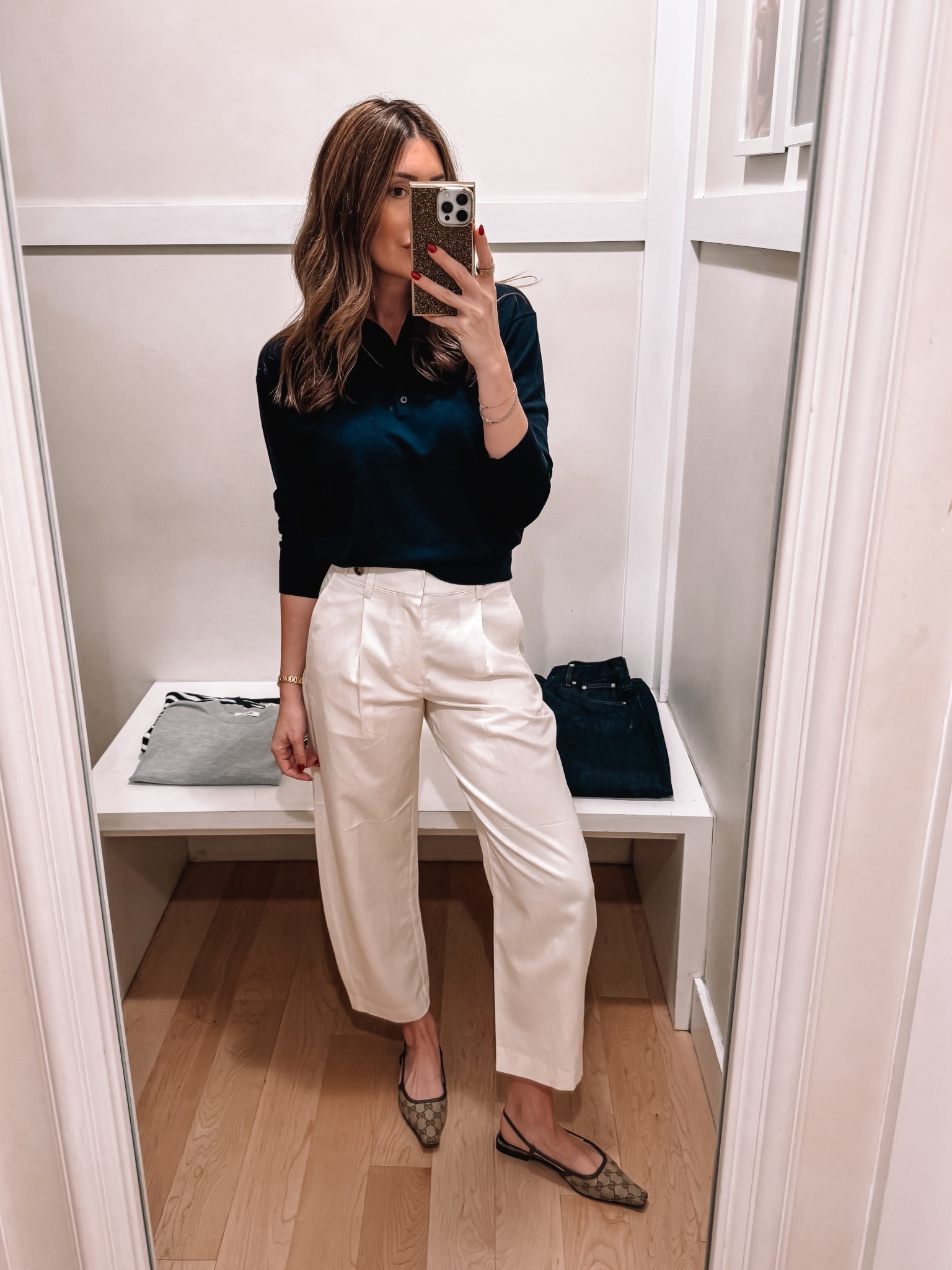 Small in sweater, size 2 in pants 