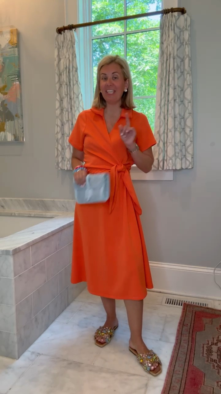 @Spanx coming in with the cutest comfiest orange dress! So flattering and can be styled for spring, summer & fall! Wearing size small

#LTKootd