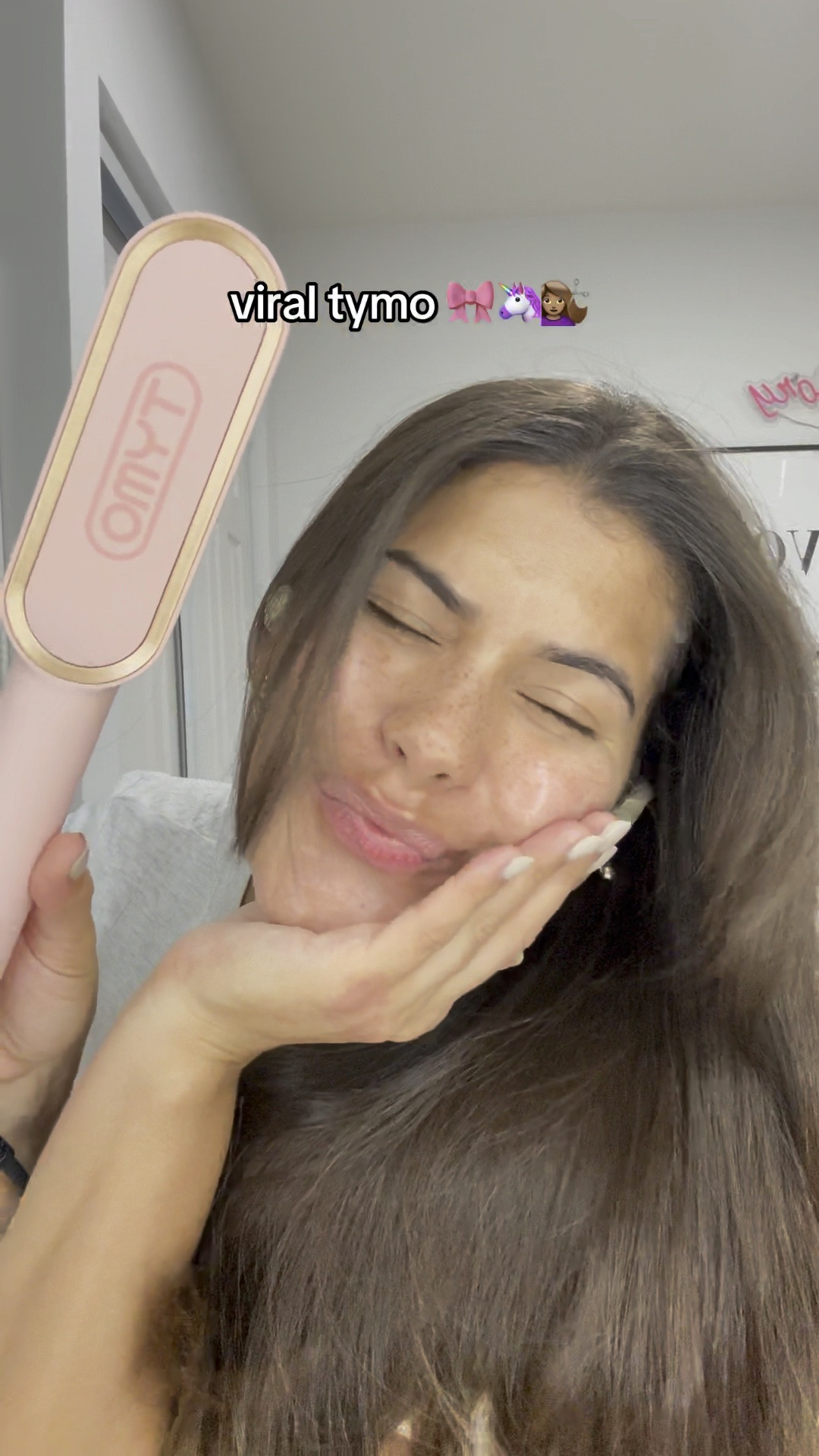 Miami heat but hair on fleek! 🔥🌴 Discovering the secret to flawless locks with TYMO. What’s your go-to summer style? 🌟 #MiamiBeautyBlogger #TYMO #HairTips #hair #hairtools 

#LTKStyleTip #LTKBeauty #LTKBacktoSchool