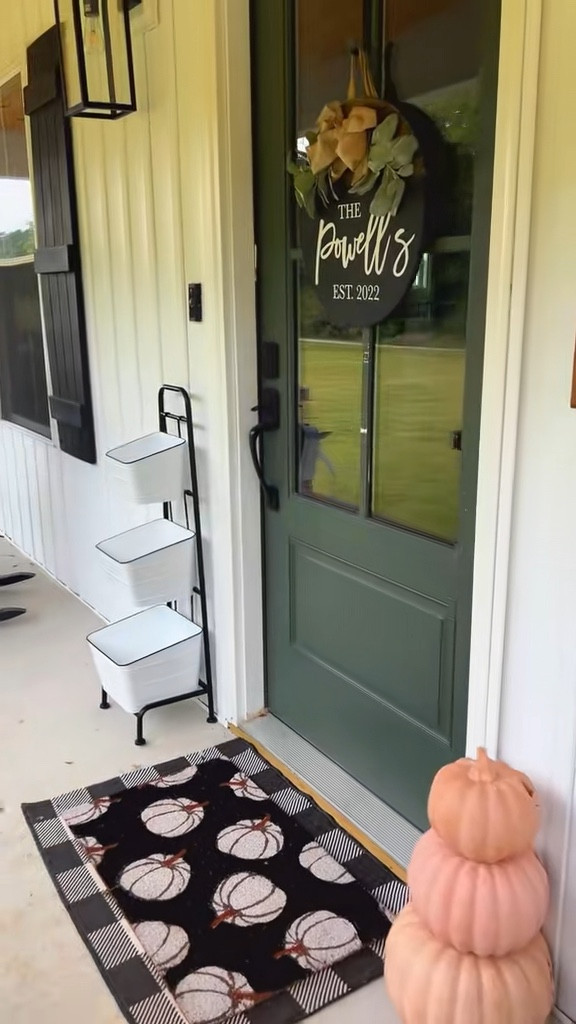 Fall porch loading… 🤎🫶🏼 

#LTKHome #LTKSeasonal #LTKFindsUnder50
