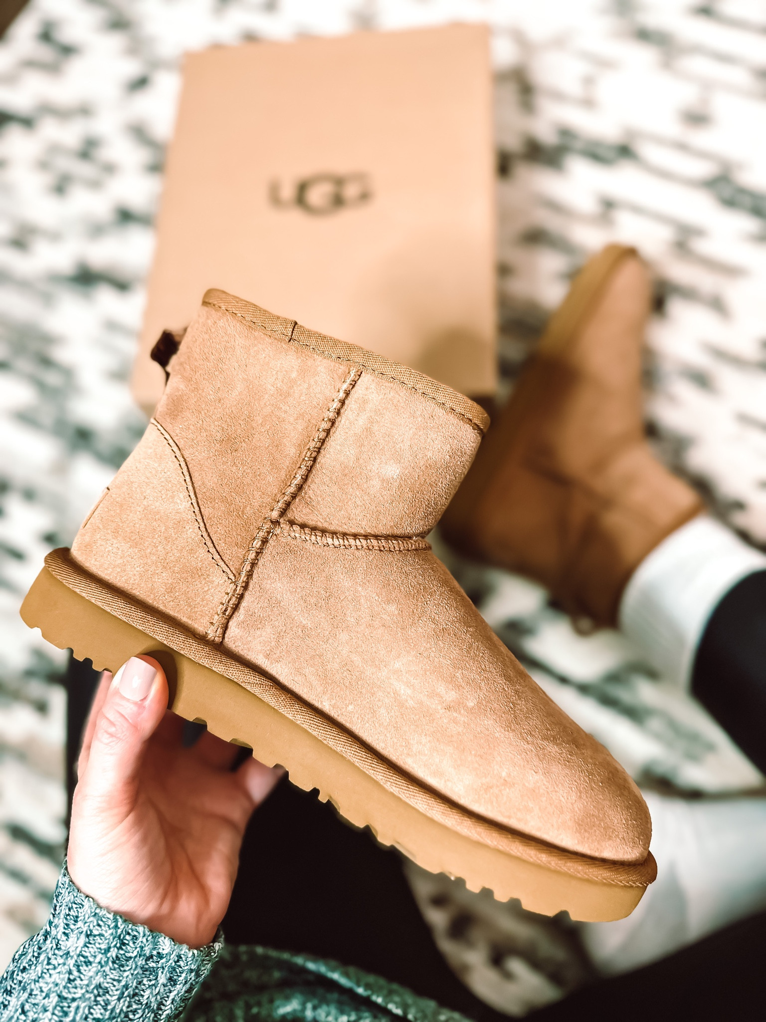 Mini ugg boots in size 7! Makes the perfect gift idea for the holidays ! 



#LTKshoecrush #LTKSeasonal #LTKHoliday