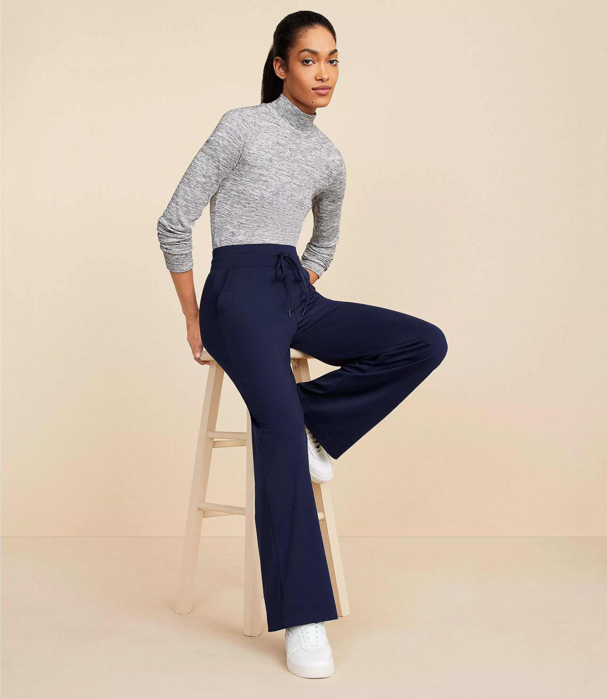 Lou & Grey Luvstretch Straight Leg Pants | LOFT