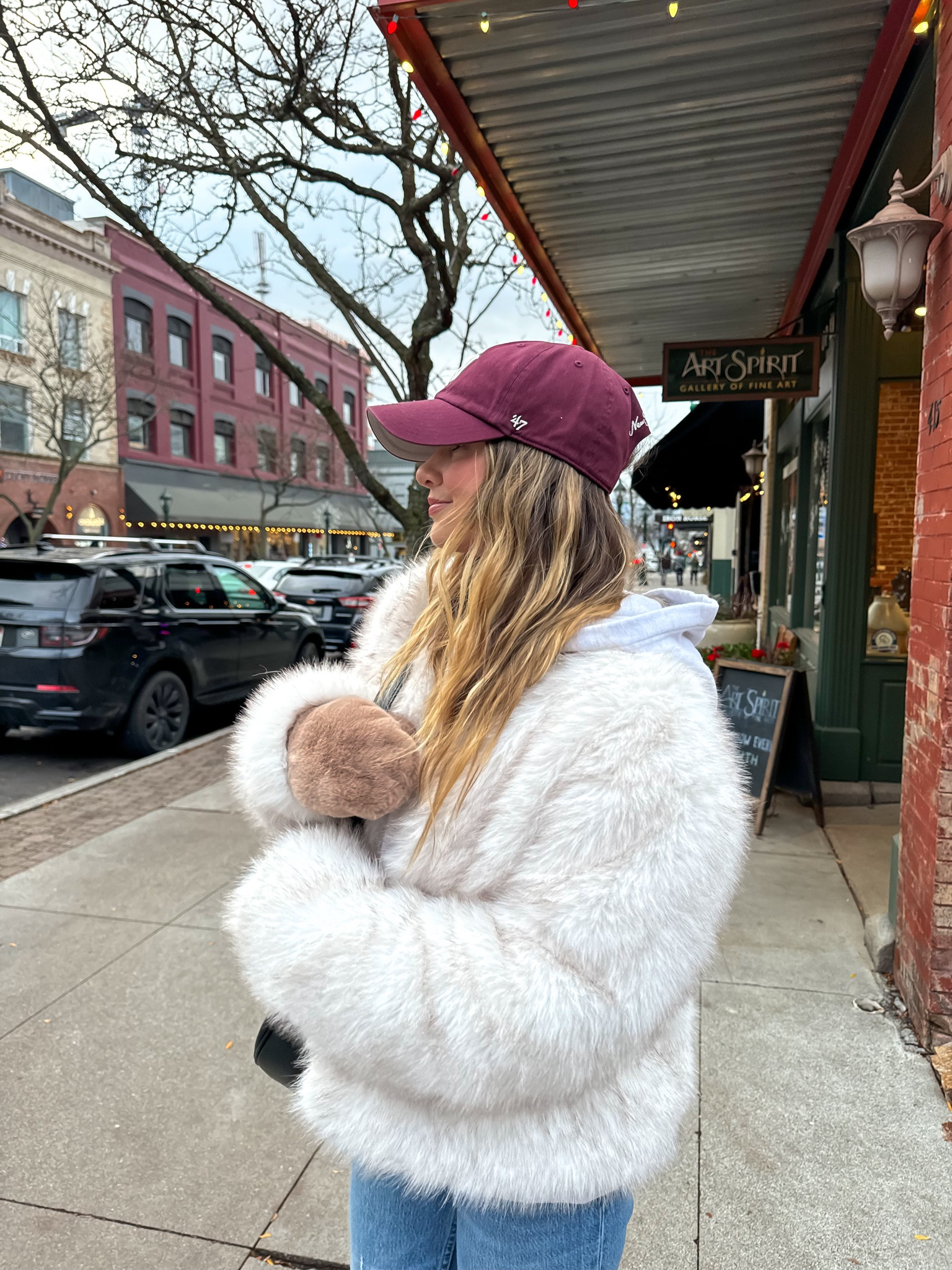 Faux fur, fur jacket, Abercrombie, winter outfit 

#LTKFindsUnder100