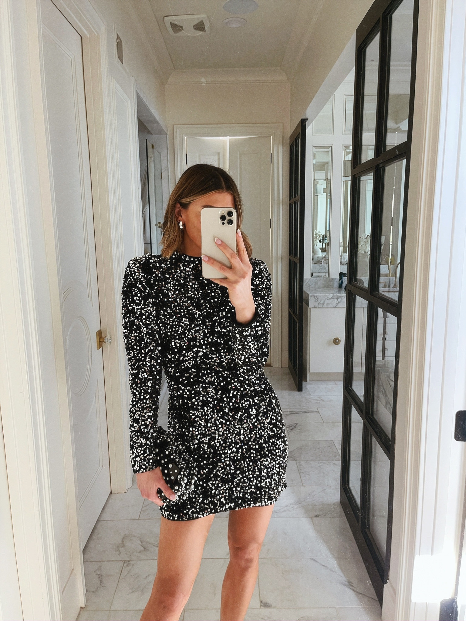 Such a fun and glittery outfit for holiday parties or New Years! #cellajaneblog #holidaystyle

#LTKparties #LTKHoliday #LTKSeasonal