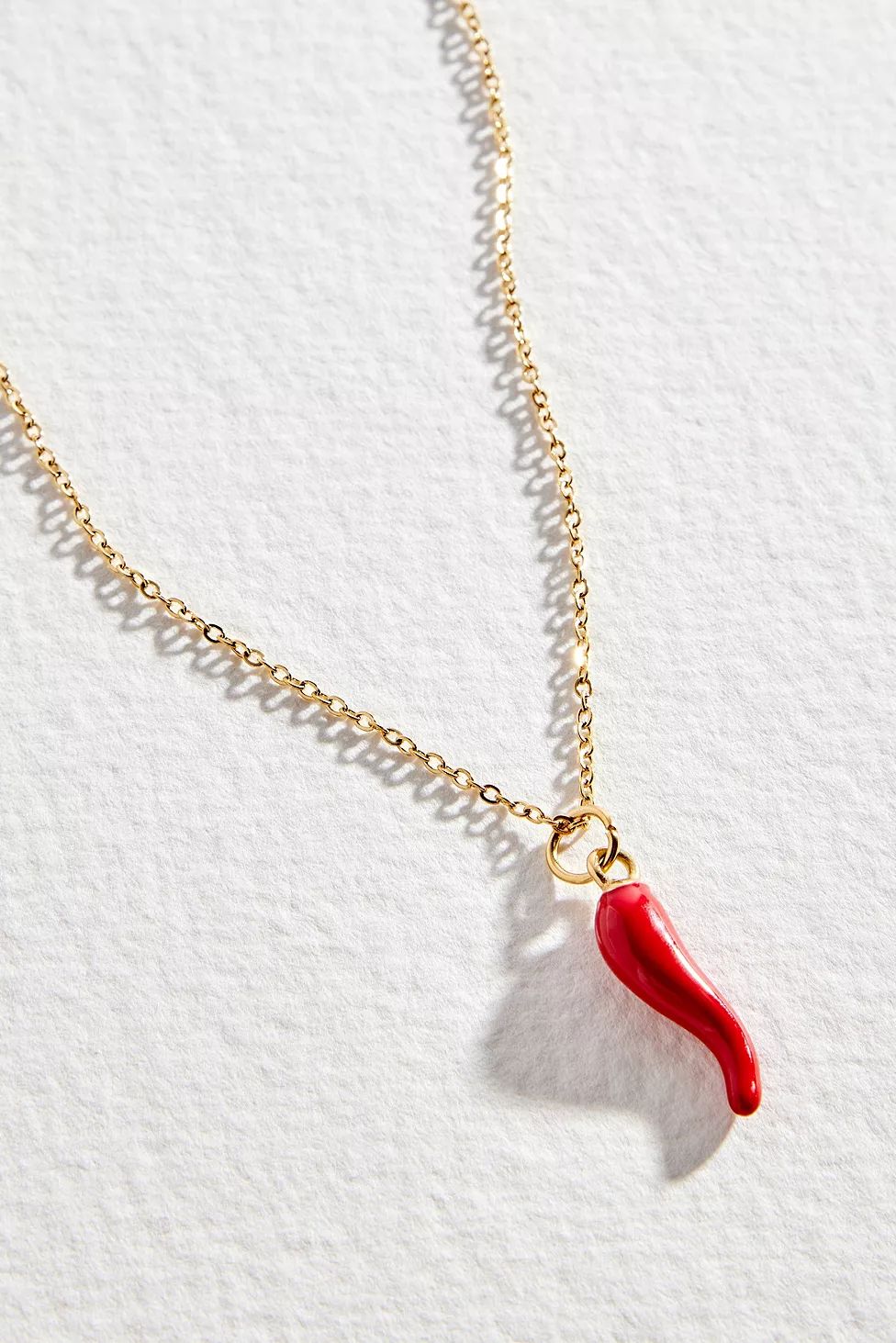 Zambah Chilli Pepper Pendant Necklace | Urban Outfitters (EU)