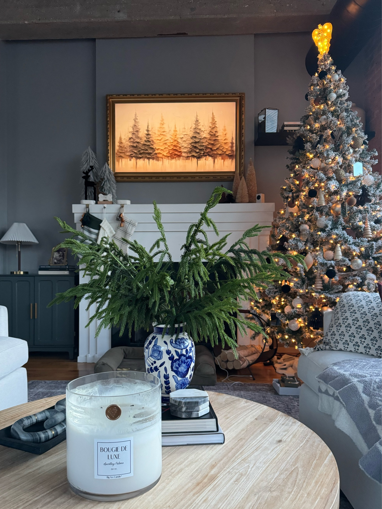 Christmas decor, Samsung frame tv art 

#LTKHome #LTKHoliday