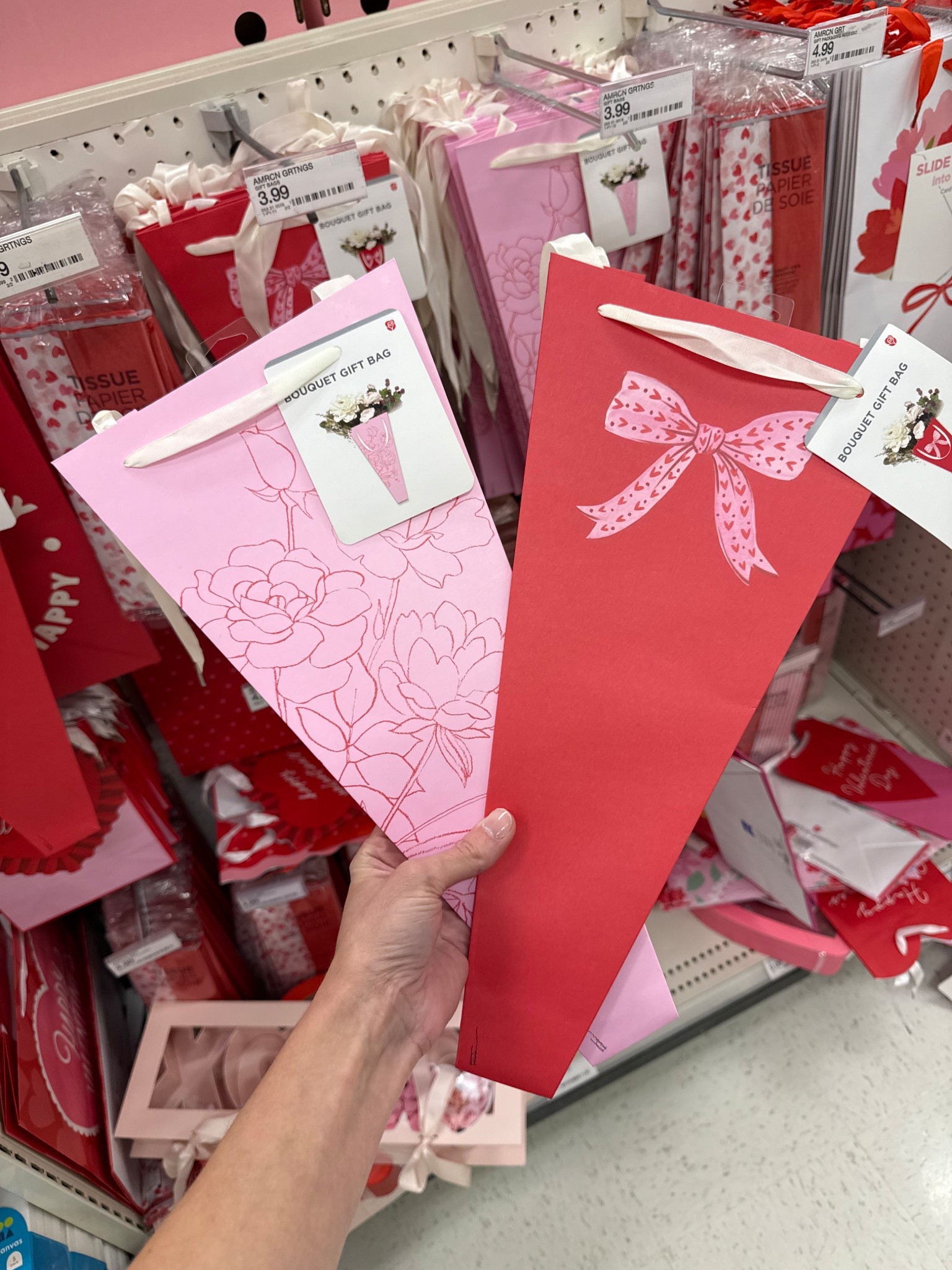 The prettiest bags to present flowers…. Too cute! ❤️💌🌹

#LTKValentine