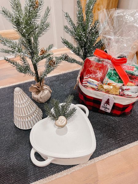 Tonight I made one of my favorite recipes that my friend also loves. #WalmartPartner And I wanted to bring it over to her house as a little surprise gift so I put it in this super cute heart pot with just a few sprigs of greenery on top. I absolutely love this idea for anyone who loves to cook! I think the gift of homemade food is so personal and lovely! Also linking a few other of my favorite gift ideas like this Christmas tree candle. Oh my gosh it smells like cookies (I got the Chestnut and meringue) and it’s so festive. And I absolutely love this little premade gift basket. I love that the basket is plaid and festive, and that all the work is done for you! I bought about five of these to have in my pantry to grab whenever we go out the door to head to someone’s house as a little thank you gift. Everything is affordable and from @walmart
#Walmart #WalmartHome