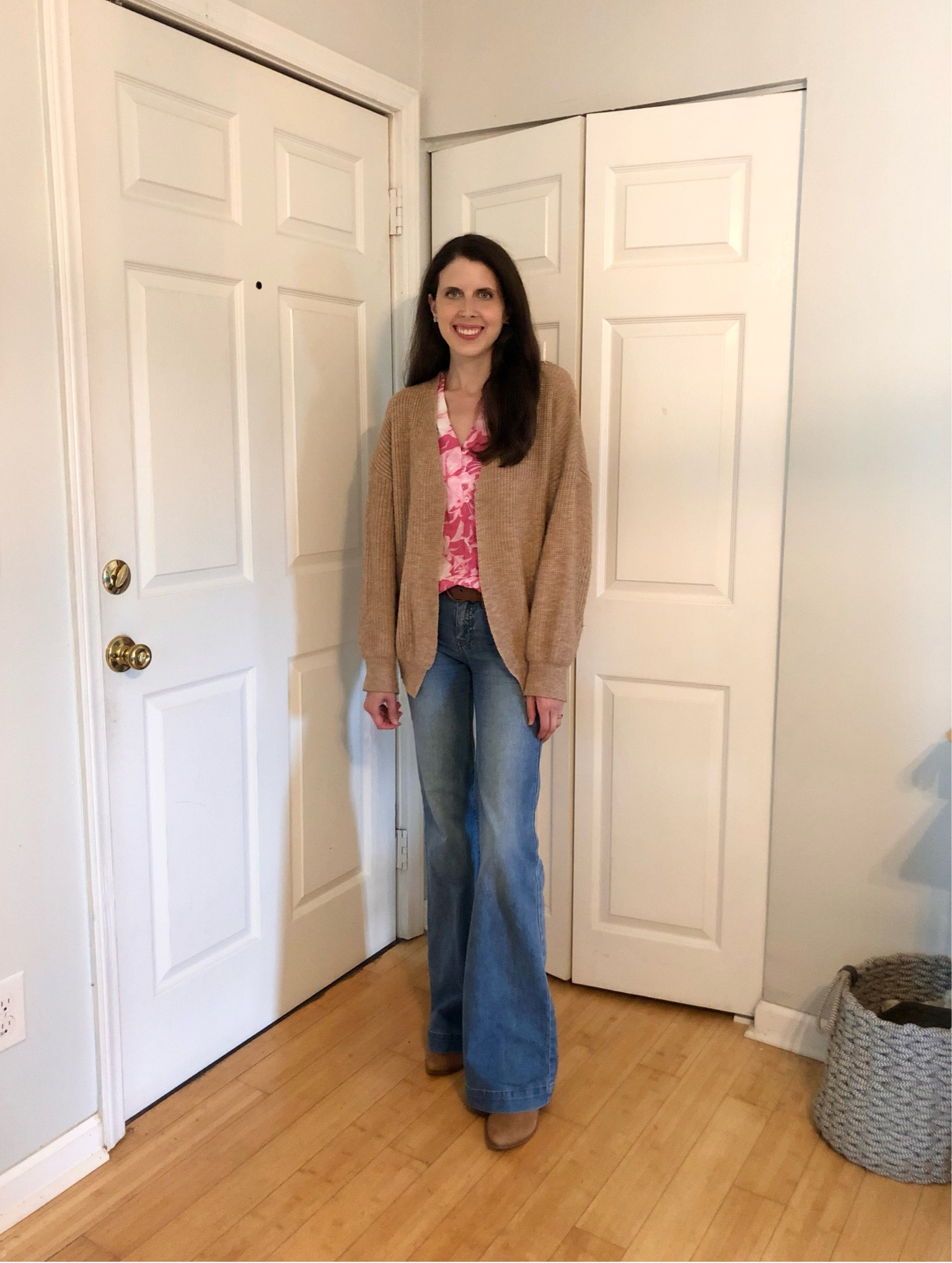 Loving the wide leg Jean trend especially for fall. 🍂

Fall outfit 
Work outfit 
Casual outfit
Wear now
Wear later
Transitional outfit 
Early Fall outfit 
Work from home outfit
WFH outfit 
Teacher outfit

#LTKSale #LTKFind #LTKSeasonal