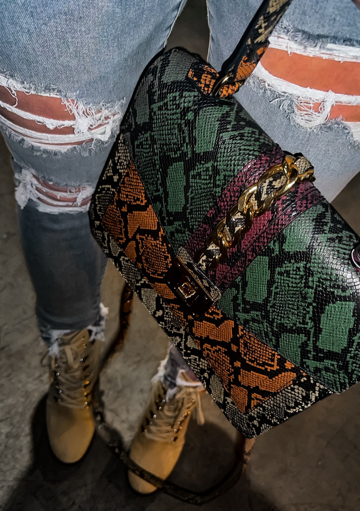 v i e w s 😎

#LTKitbag #LTKshoecrush #LTKmidsize