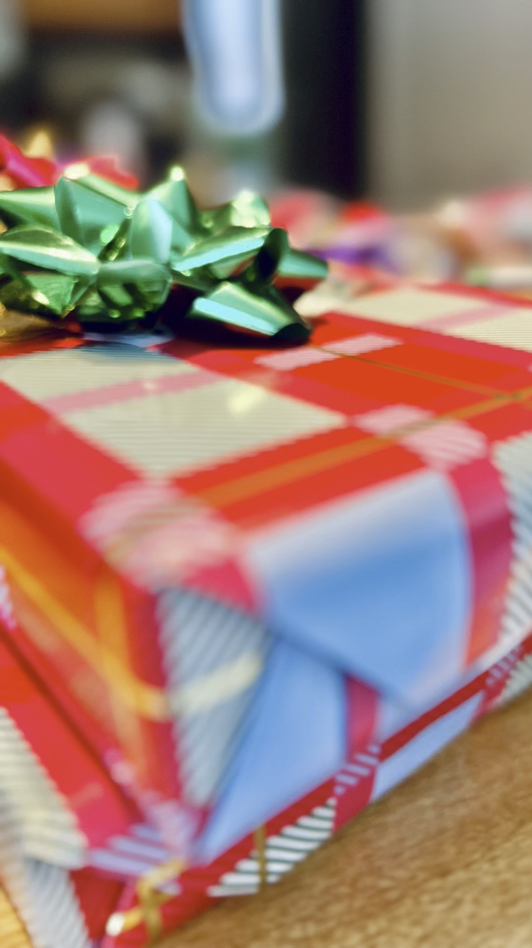 🎄 Wrapping gifts is officially in full swing! This year, I’m loving the metallic plaid wrapping paper from Wondershop at Target—classic, festive, and perfect for under the tree. 🌟 Pair it with peel-and-stick gift tags, bows, and trusty scissors for stress-free wrapping.

What are your wrapping essentials? 🎁✨ 

#ChristmasWrapping #HolidayHacks

#LTKGiftGuide #LTKHoliday #LTKWatchNow