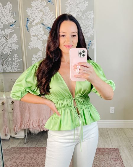 This wayf green
peplum blouse is perfect for spring and summer! I’d have smocking all along the bodice and waist making it comfortable to wear! Perfect for date night and weekend 

Follow my shop @fivefootfeminine on the @shop.LTK app to shop this post and get my exclusive app-only content!



#LTKstyletip #LTKSeasonal #LTKunder100