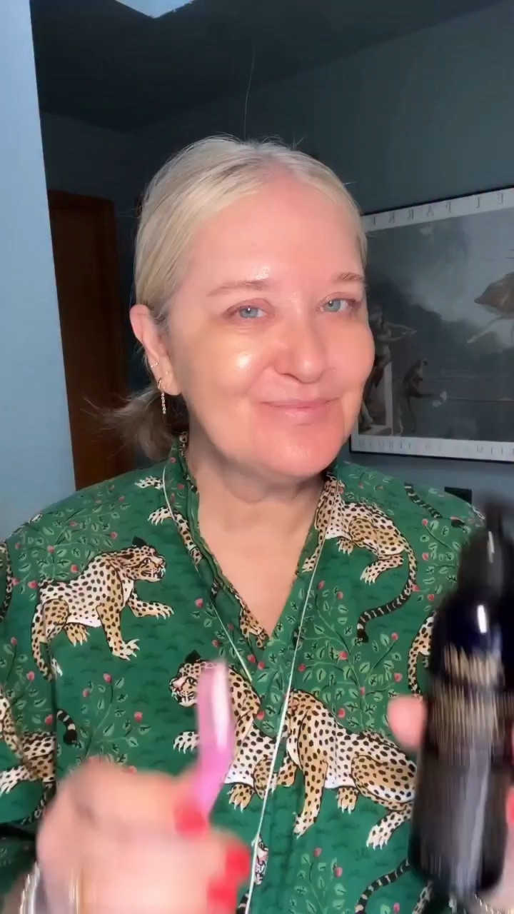 I’m doing my weekly face shave, and I want to know…

 Do you shave your face? 🪒 I have a more in depth video…let me know if you want me to share it😉

I’ve been shaving my face for over 10 YEARS, and the MILLION $$ question is always, “Does your hair grow back thicker and darker?” The answer: NO! It’s just peach fuzz AGAIN! 😂

Comment SHOP for the products I use! https://liketk.it/5cu4n

Have you shaved your face? 😉

Years ago I asked an “older” friend of the family how she kept her skin looking so flawless and she shared about face shaving…and I never looked back! 

It’s a great way to slough off dead skin, remove peach fuzz, and it give your skin the PERFECT canvas for all those amazing skin care products we spend so much $$ on! 🧖🏼‍♀️ I’ve tried fancy dermaplaning tools, but always go back to an inexpensive 2 blade razor that gives me more control…and I can toss after each use! 

Are you going to give it a try? 😉

#faceshaving #skincare #skincareroutine #dermaplaning #over50 over40 midlifewomen