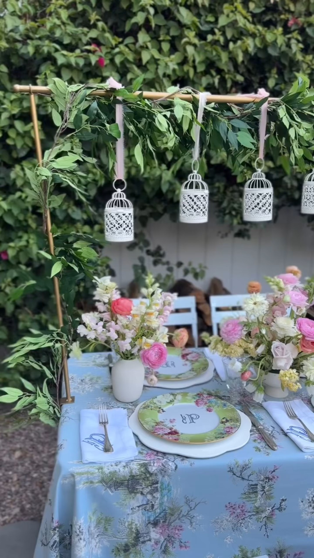 Currently dreaming of Spring tablescapes like this one in the very near future! 
.
.
.
.
#springtablescapes #eastertablescapes #alfrescodining 

#LTKSeasonal #LTKHome