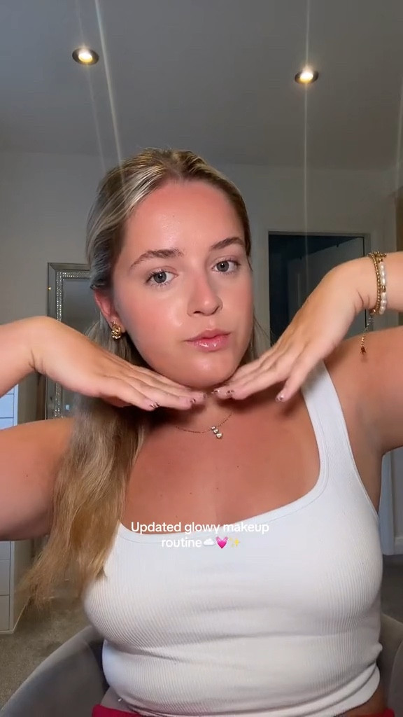 Current glowy makeup routine

#LTKbeauty #LTKeurope