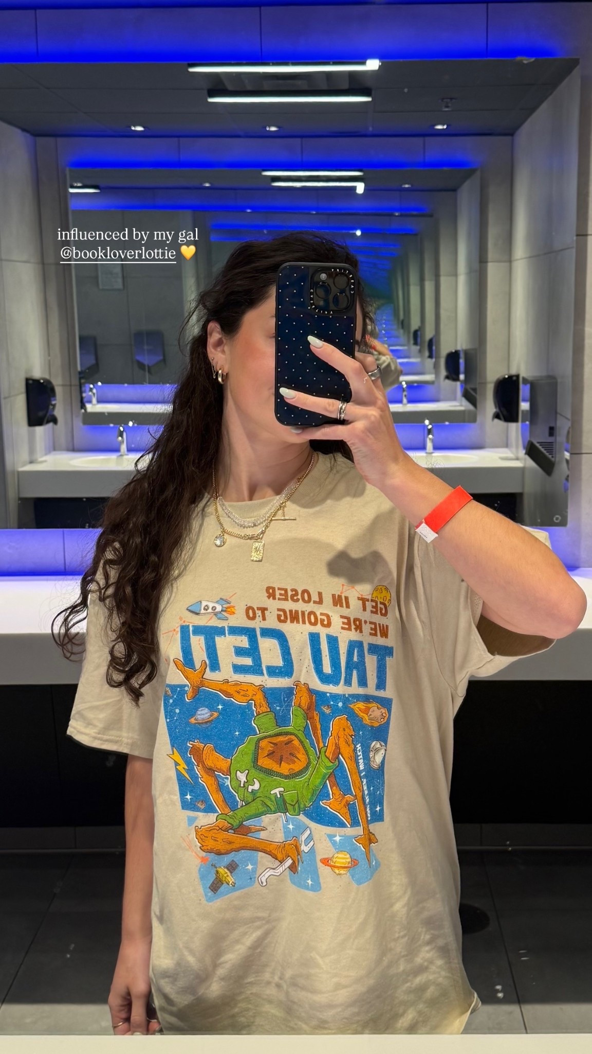 influenced by my gal @bookloverlottie 💛 project Hail Mary tshirt!

#LTKootd