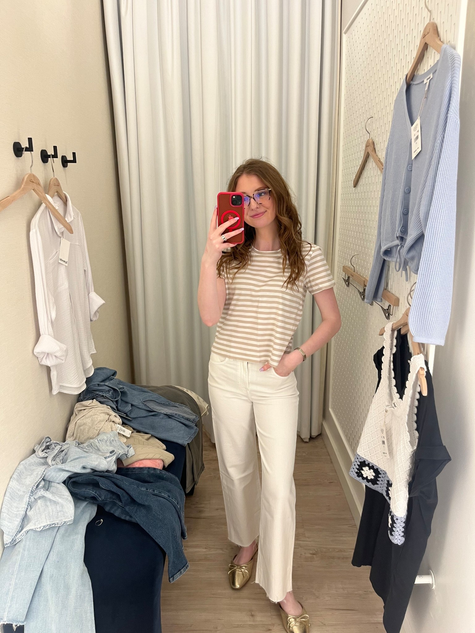 This is the softest tee! I sized up one to a 25 in the jeans and I’m wearing an XS in the top

#LTKStyleTip #LTKPetite