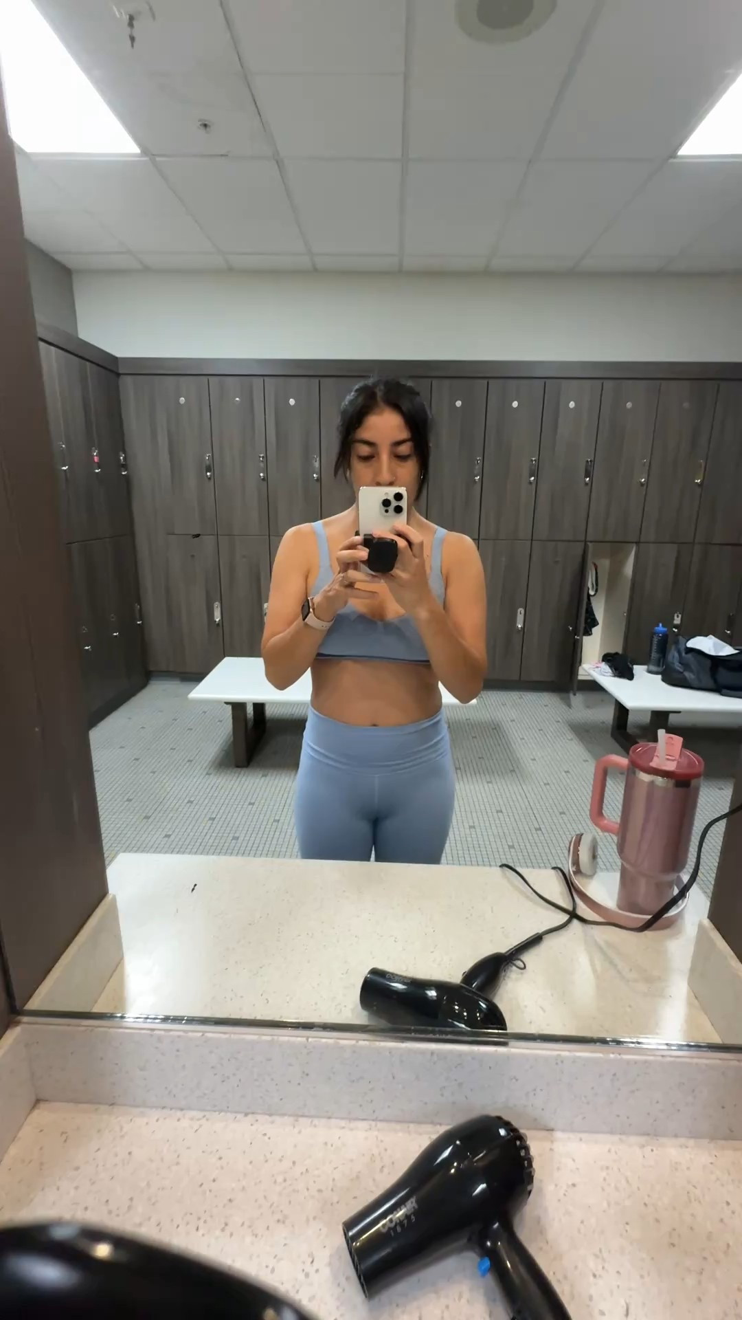 Love this workout fit from American Eagle 

#LTKActive #LTKFindsUnder50 #LTKHoliday