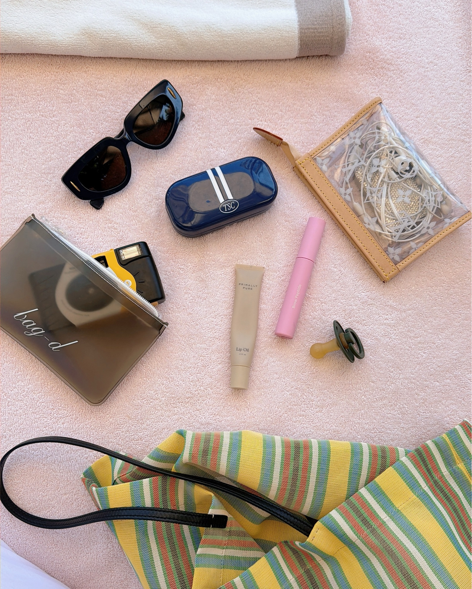 What’s in my pool bag

#LTKselfcare