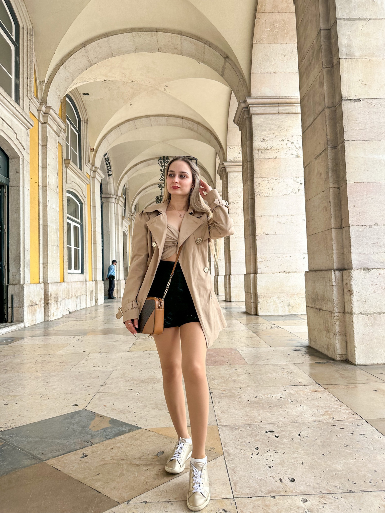 It’s trench season! 🤍 trench, black shorts, neutral blouse and a pair of comfortable trainers ☺️

#LTKeurope #LTKSeasonal #LTKstyletip