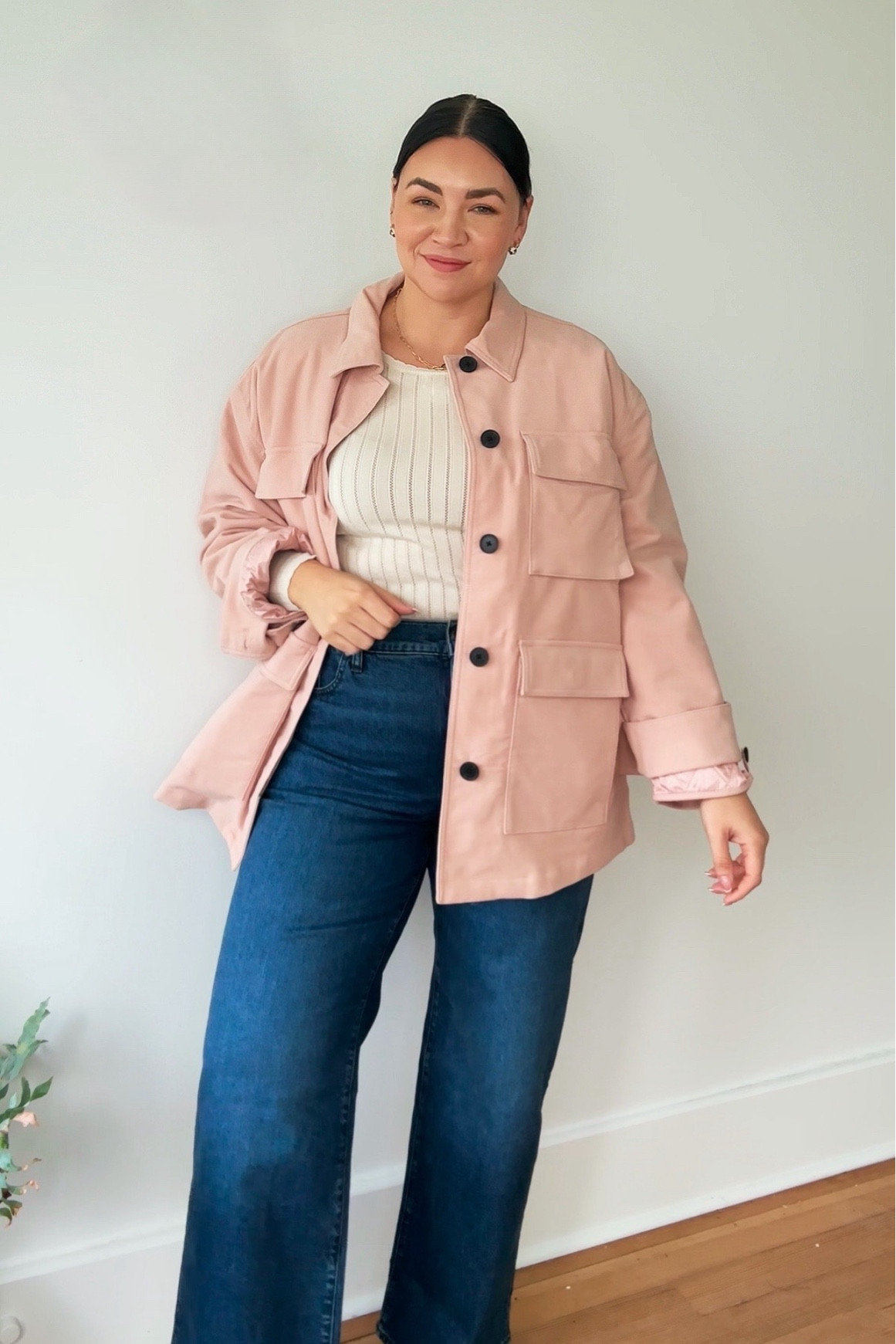 This is the perfect vintage wide leg jean and the flap pocket field jacket. This will forever be a denim staple in my wardrobe. It’s the denim that never goes out of style with just the right amount of stretch. The jacket is the softest and lined with a silky quilted liner.

Wearing denim size 32
Jacket size XL

@madewell #madewell #madewellpartner #ad



#LTKHoliday #LTKMidsize #LTKCyberWeek