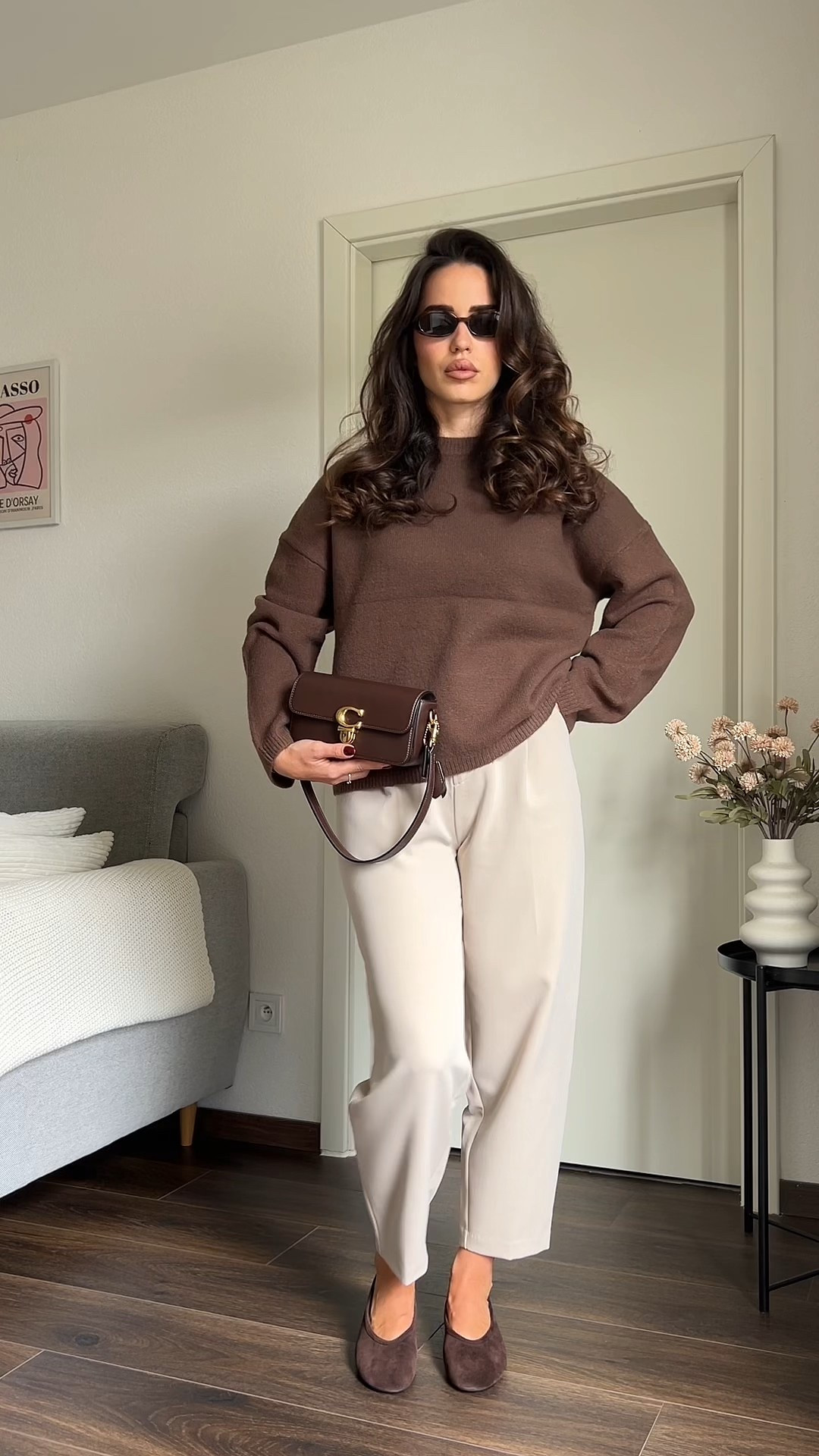 Beige pants 

#LTKworkwear #LTKautumn #LTKstyletip