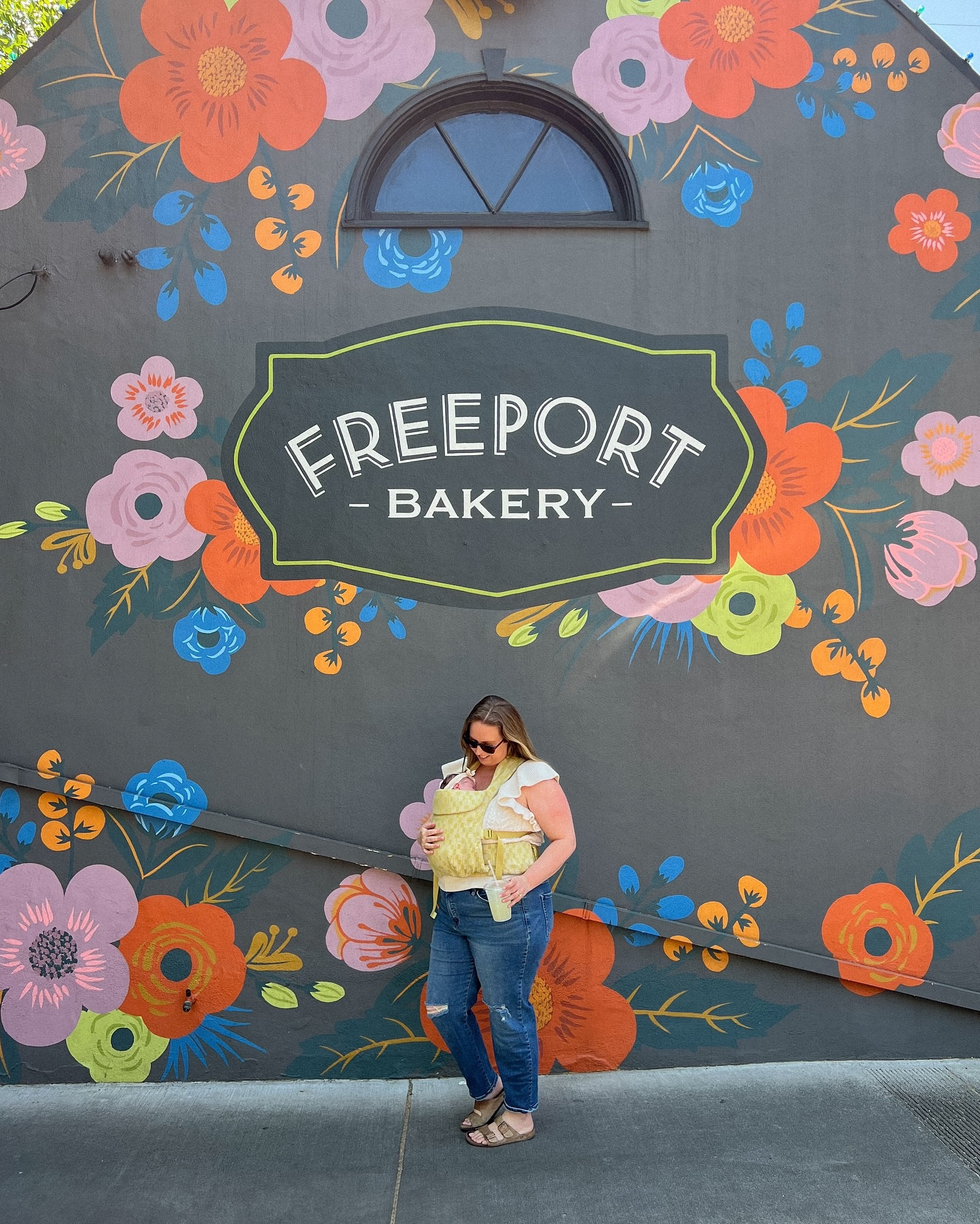 1 month with our little bug…🐞💫🌳

Celebrated with a cutie ladybug cupcake from @freeportbakery and a little photoshoot in the park. 

Hoping to make this a monthly tradition and document these milestones for her first year 📸