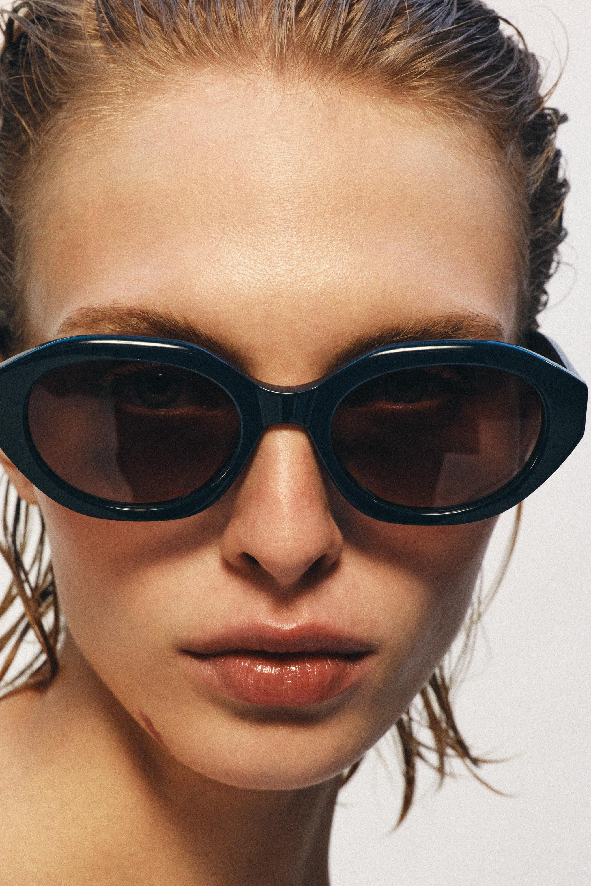 OVAL SUNGLASSES | Zara US