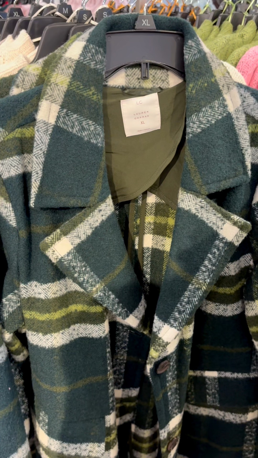 Cozy fall & winter layers from @kohls 🤎 So many beautiful textures and styles — plaid, corduroy, quilted barn jackets, faux fur, coatigans, metallic peplums, and festive Christmas sweaters. Ready for all the cozy days ahead! 🍂✨

#KohlsStyle #FallFashion #WinterLayers #CozySeason #PlaidAndCorduroy #BarnJacket #Coatigan #FauxFurStyle #HolidayOutfits #FashionFinds

#LTKHoliday #LTKTall #LTKSaleAlert