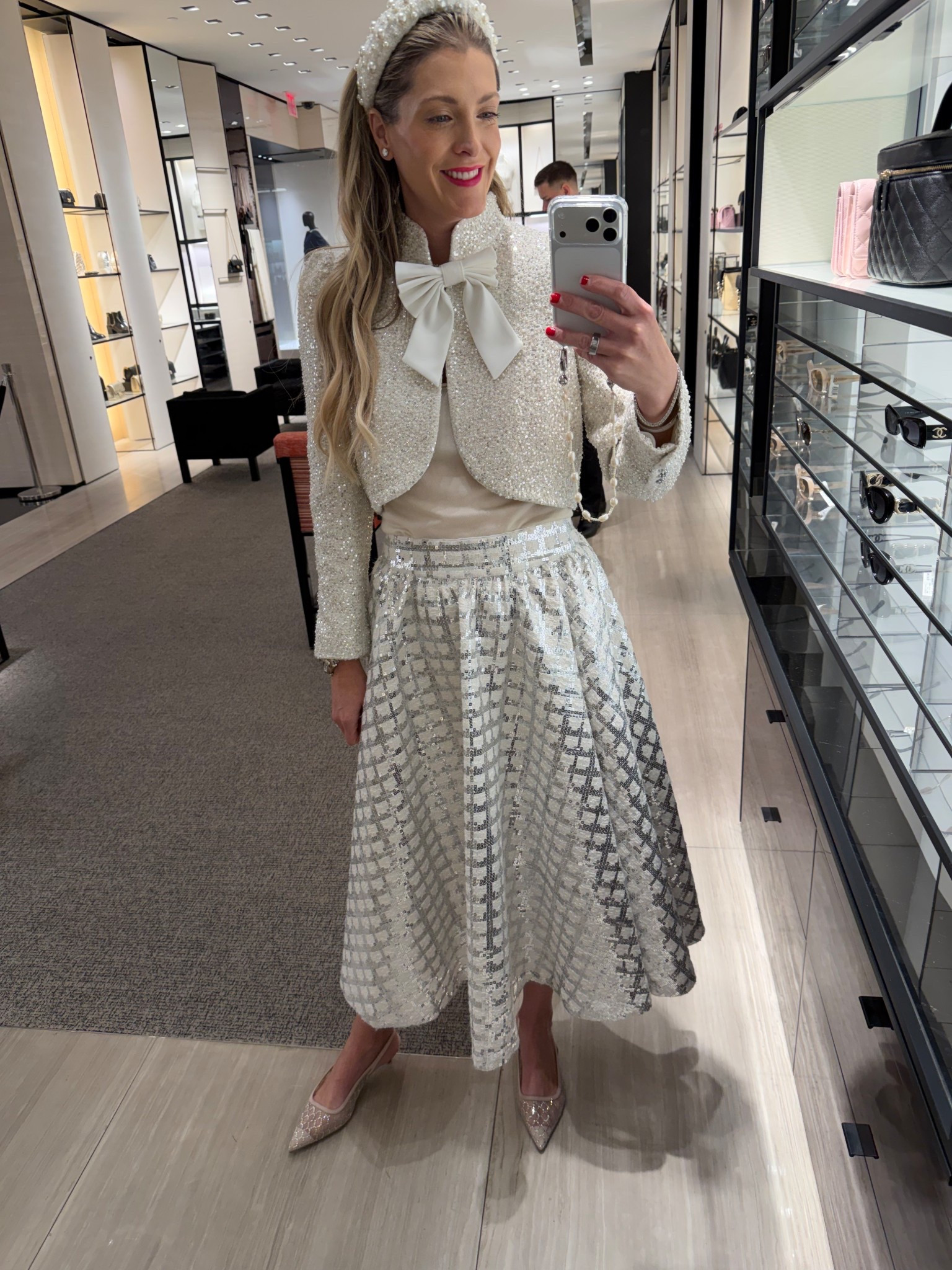 Winter whites by Alice and Olivia! And don’t forget the white pearl phone case which is a game changer for it losing your phone!

#LTKStyleTip #LTKootd #LTKOver40