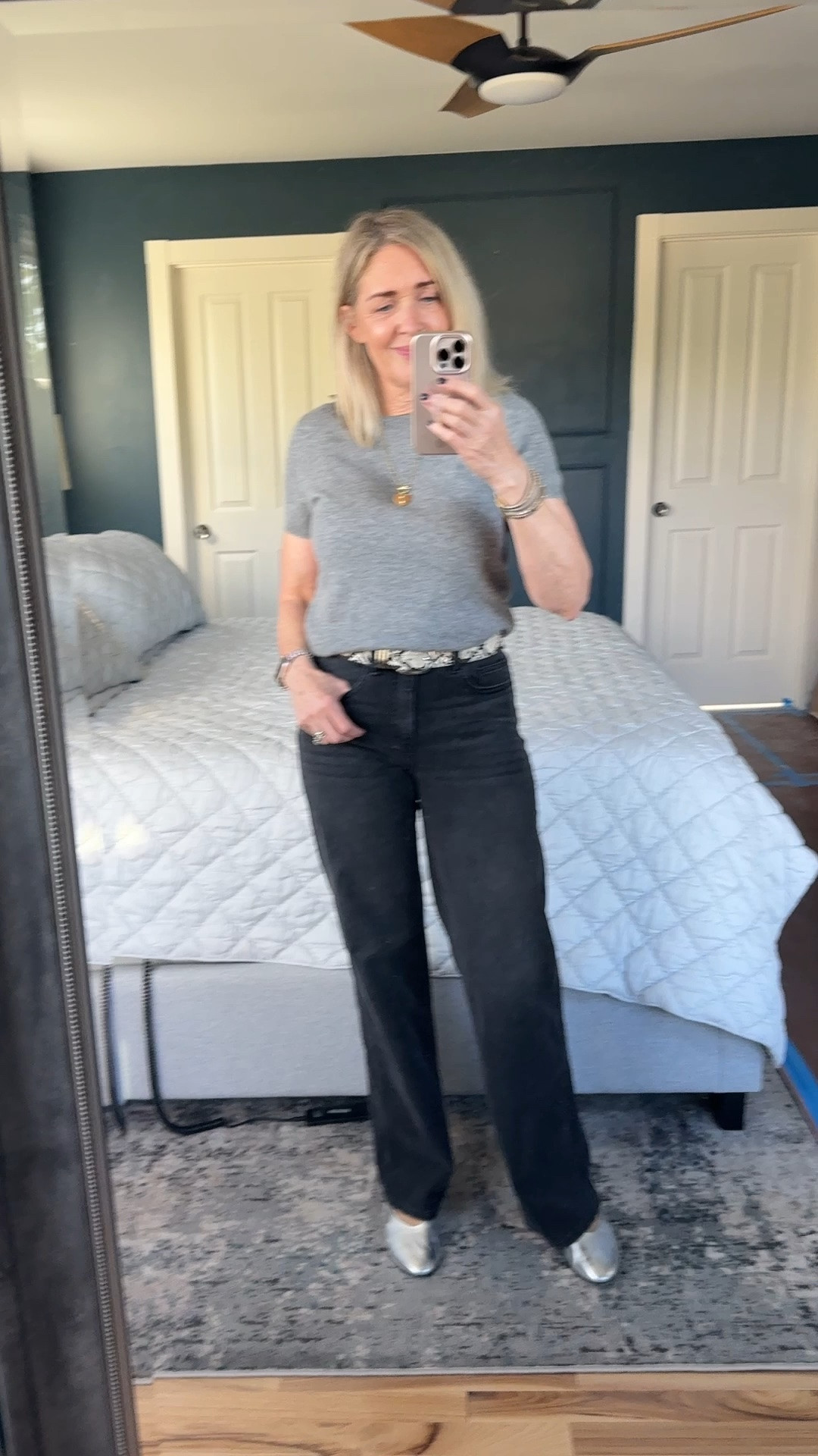 Fall transition outfit. @Quince cashmere tee size S and Bella wide leg jeans size 0. 

Affordable outfits, Quince outfit, minimalist outfit, classic style, outfits with jeans, black denim, style over 50, over 40 fashion, business casual workwear

#LTKootd #LTKSeasonal #LTKOver40