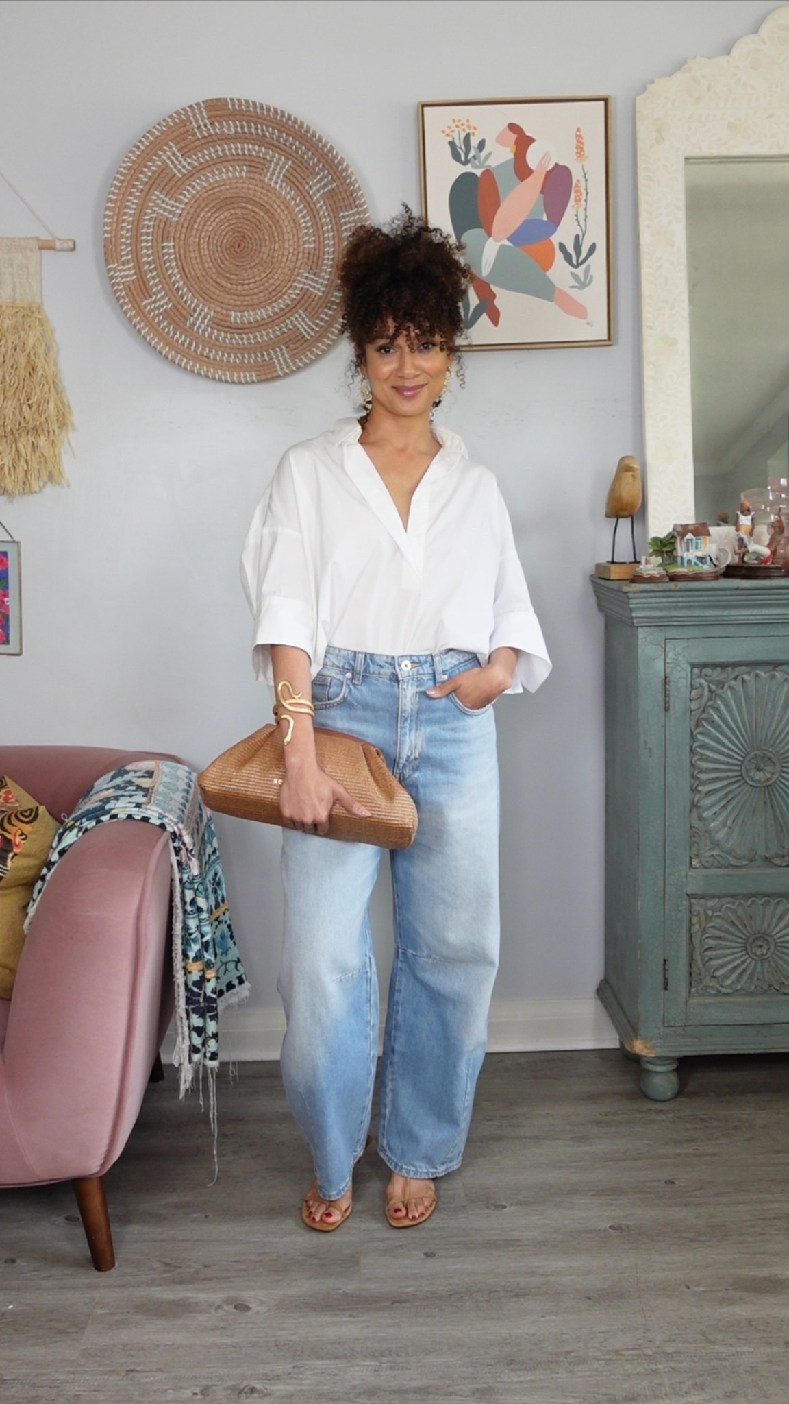 I’m in a size 4 in all jeans. The images aren’t all accurate. Click to see the actual pieces  