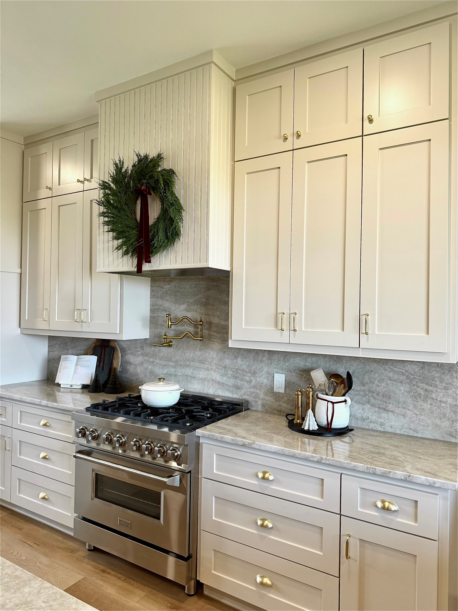 Holiday Kitchen favorite on clearance 🌲

#kitchendecor #homedecor #homefinds #holiday 

#LTKHome #LTKHoliday