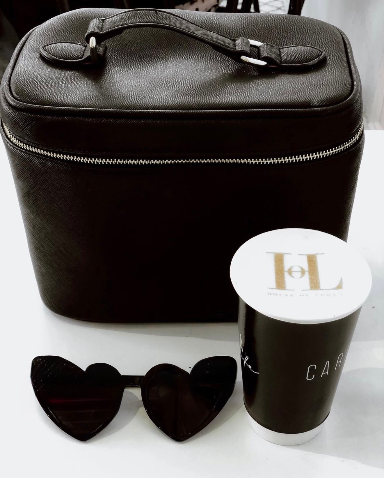 What’s inside my:  Makeup Bag http://liketk.it/2ESHG #liketkit @liketoknow.it #LTKbeauty #LTKunder100 #LTKunder50 

#LTKFindsUnder100 #LTKBeauty #LTKFindsUnder50